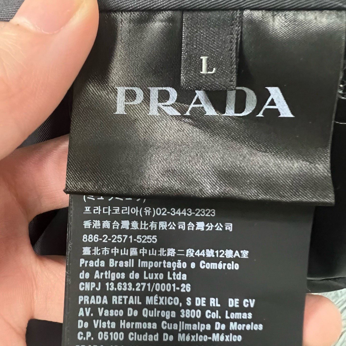 Prada Prada Triangle Logo Short Sleeve Shirt Size US L / EU 52-54 / 3 - 5 Thumbnail