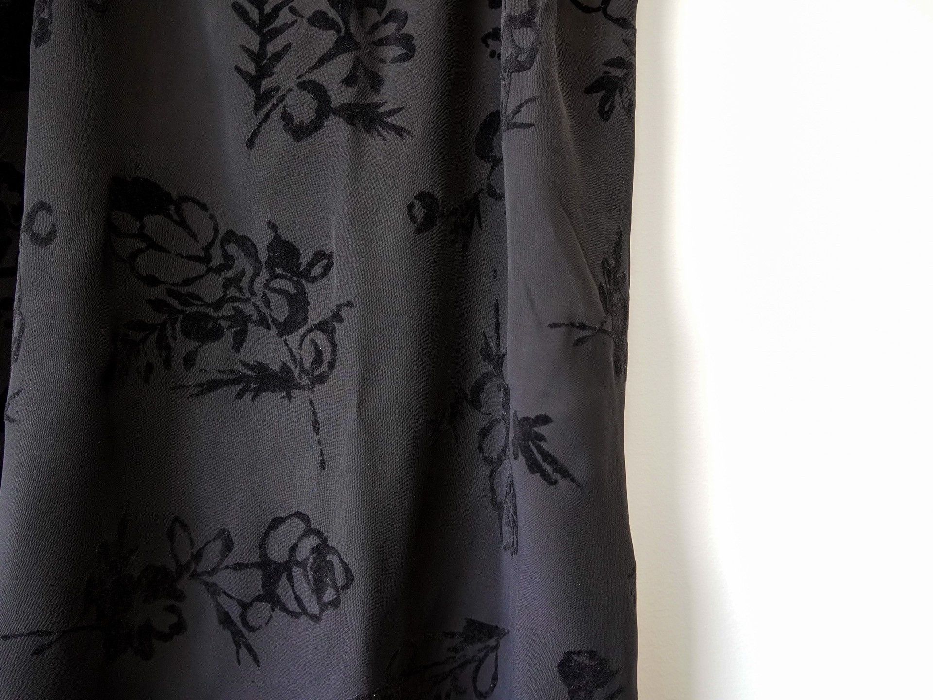 Yohji Yamamoto Yohji Yamamoto 1997SS Velvet Floral Skirt Size 36" / US 14 / IT 50 - 6 Thumbnail
