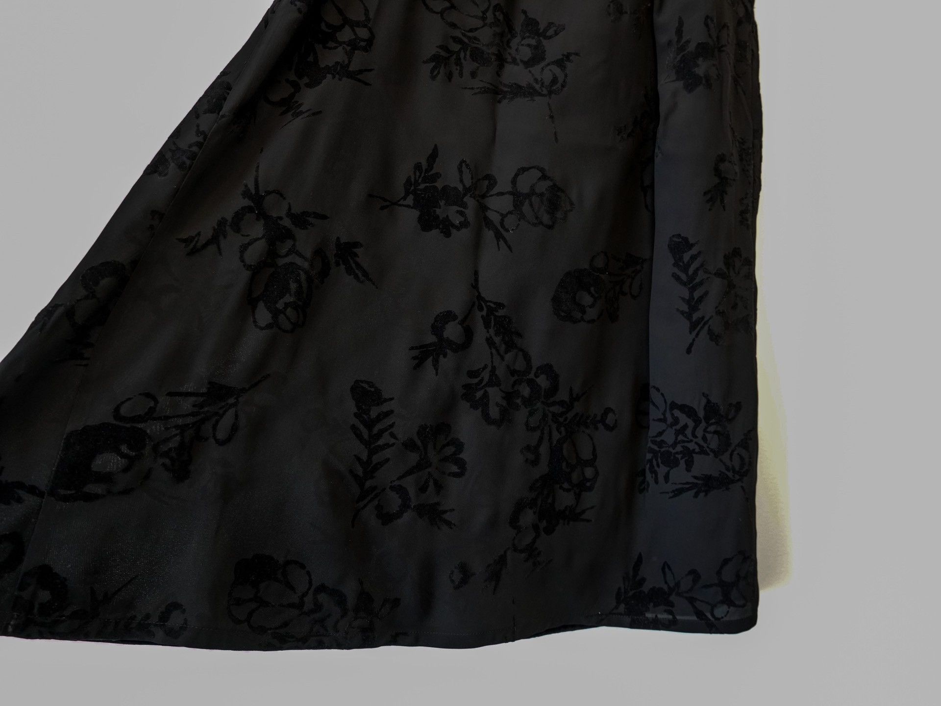 Yohji Yamamoto Yohji Yamamoto 1997SS Velvet Floral Skirt Size 36" / US 14 / IT 50 - 4 Thumbnail