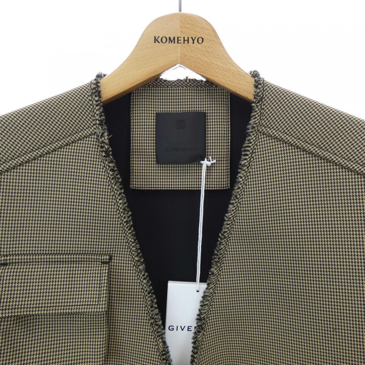 Givenchy Givenchy Givenchy Wool Vest Others Tops BM00WV14AM DUTY FREE for USA Size ONE SIZE - 5 Thumbnail
