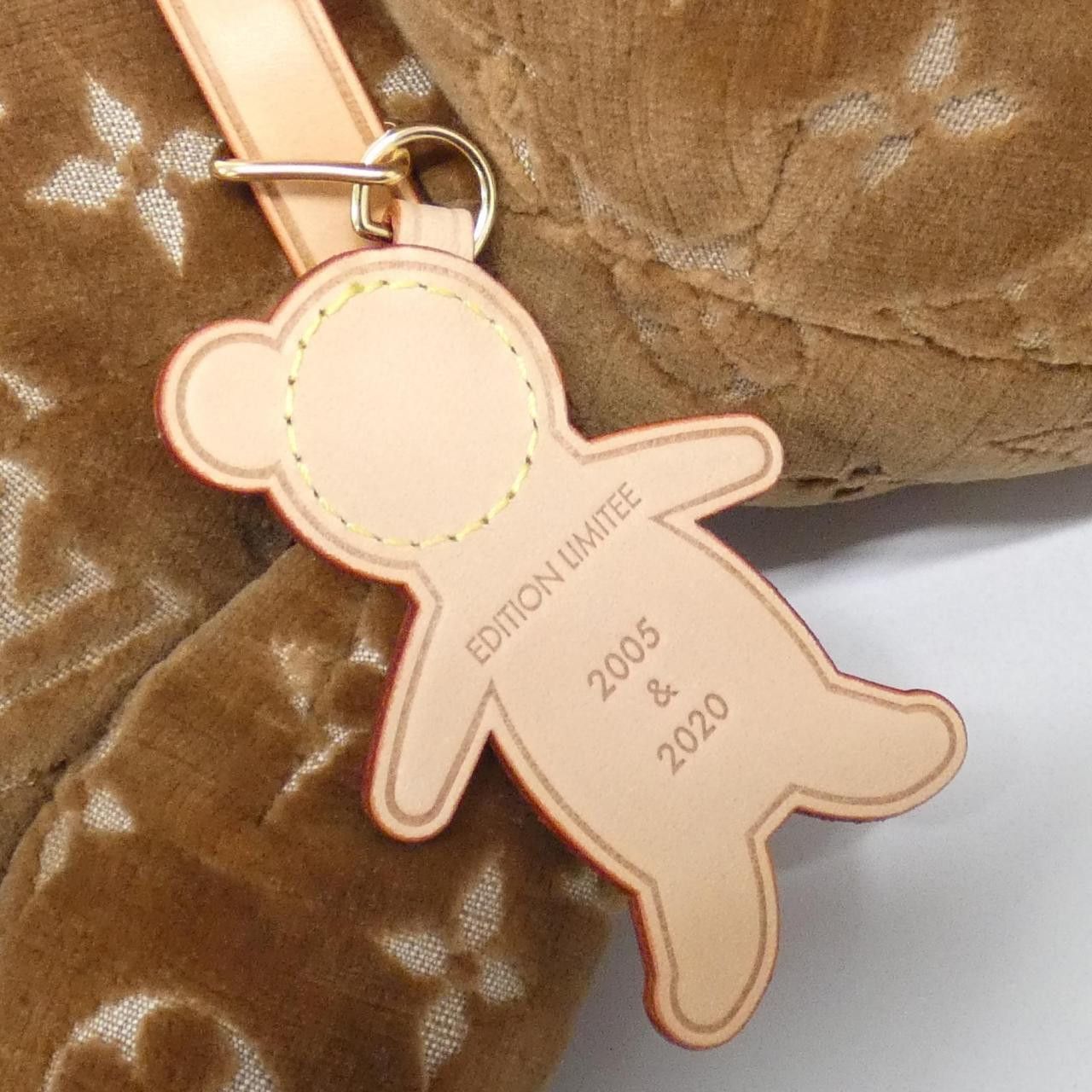 Louis Vuitton Louis Vuitton Louis Vuitton Doudou Teddy Bear Velour Doll Textile Other GI0739 DUTY FREE for USA Size ONE SIZE - 10 Thumbnail