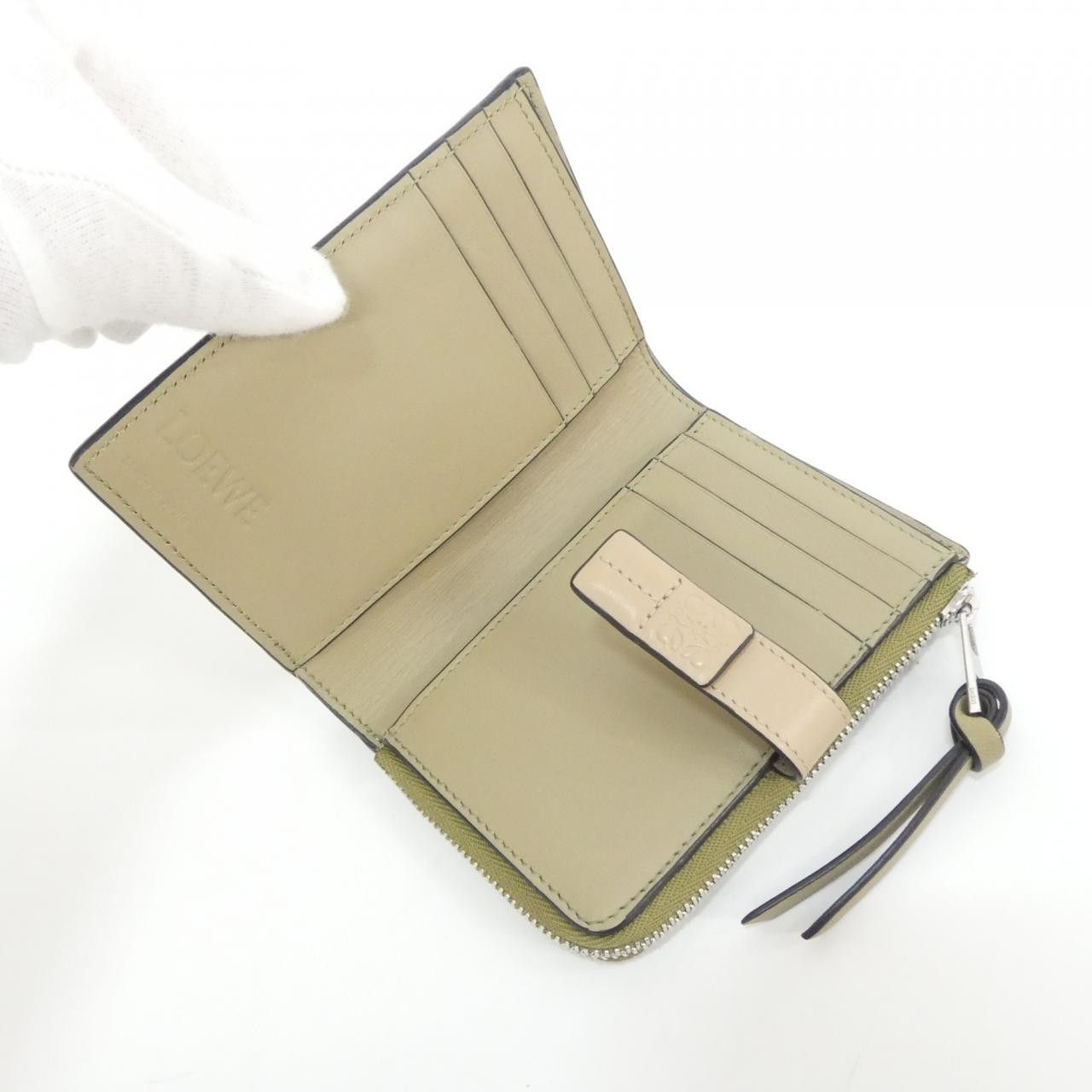 Loewe Loewe Loewe Calf Leather Wallet Leather Short Wallet C660P30X02 DUTY FREE for USA Size ONE SIZE - 6 Thumbnail