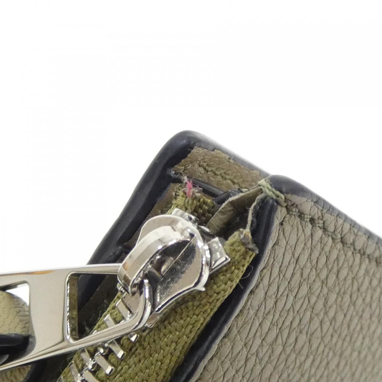 Loewe Loewe Loewe Calf Leather Wallet Leather Short Wallet C660P30X02 DUTY FREE for USA Size ONE SIZE - 5 Thumbnail