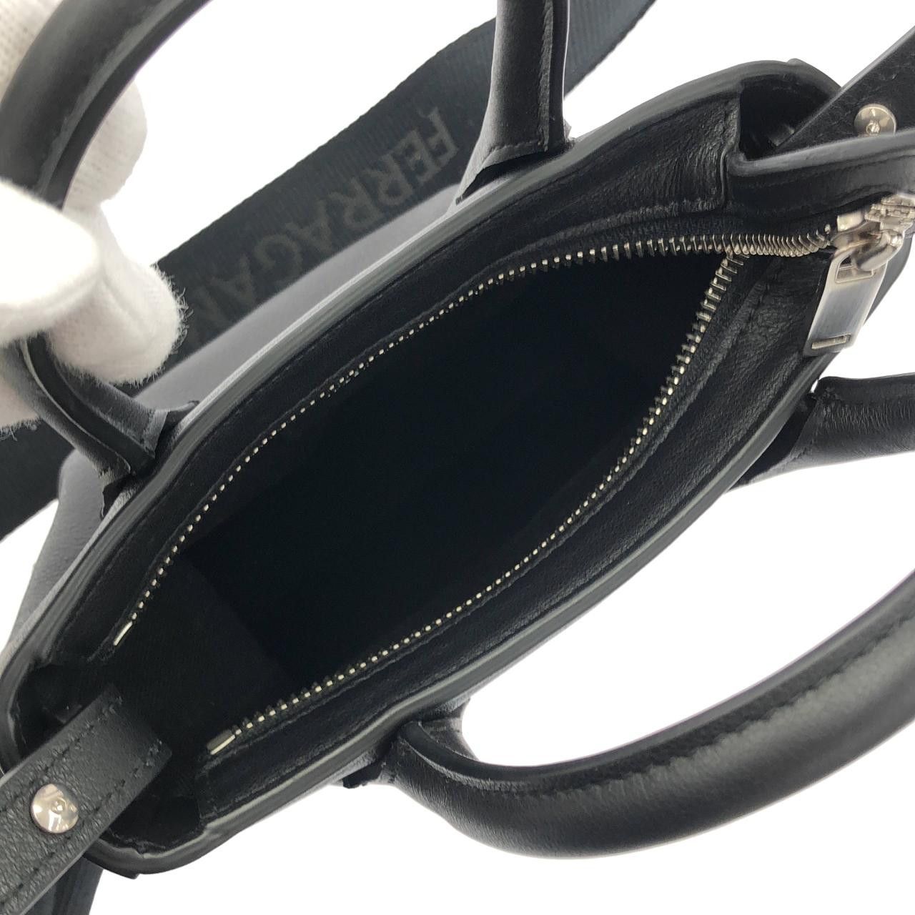 Salvatore Ferragamo Salvatore Ferragamo Salvatore Ferragamo Leather Shoulder Bag Leather Crossbody Bag 24 1681 DUTY FREE for USA Size ONE SIZE - 8 Thumbnail