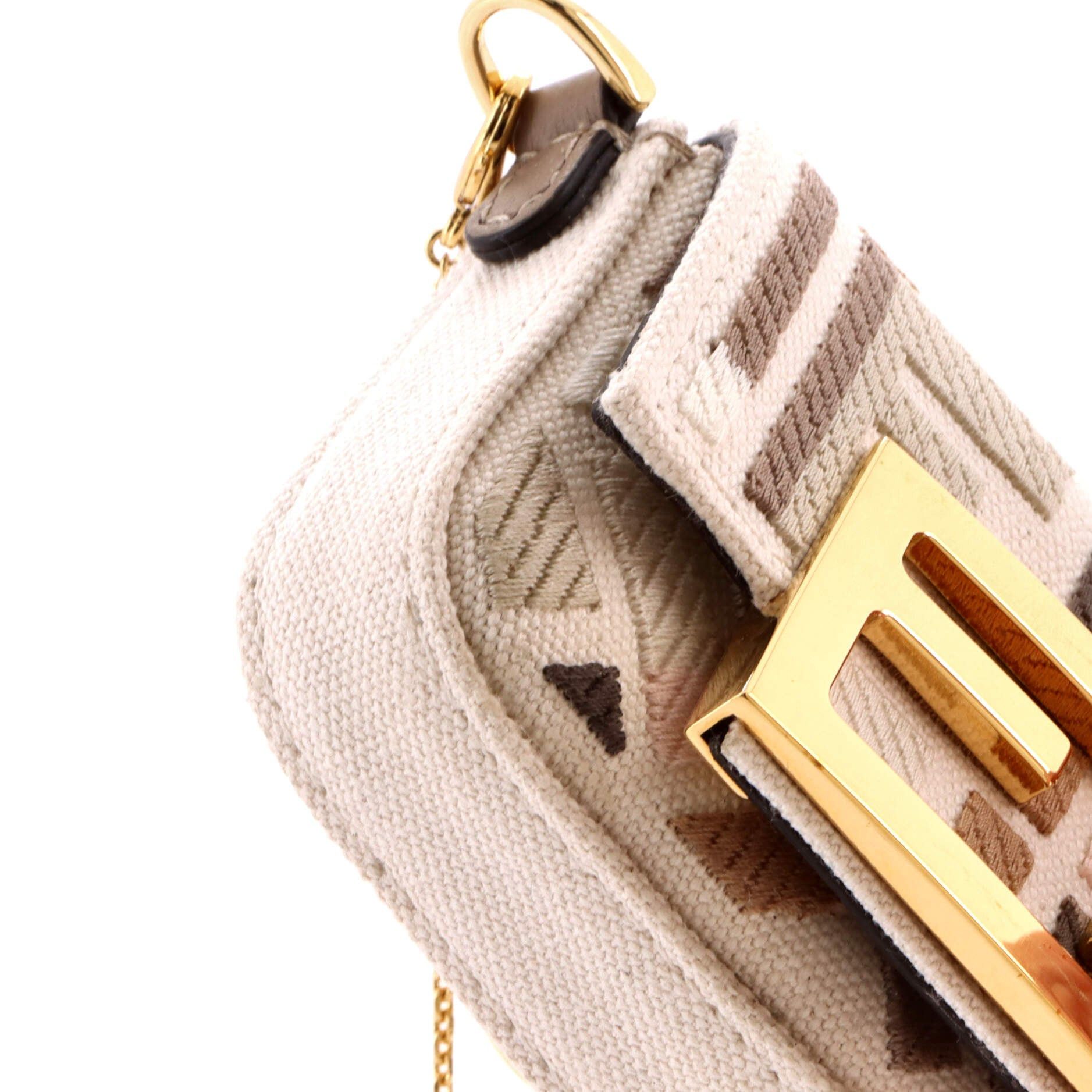 Fendi Chain Baguette Charm Bag Size ONE SIZE - 6 Thumbnail