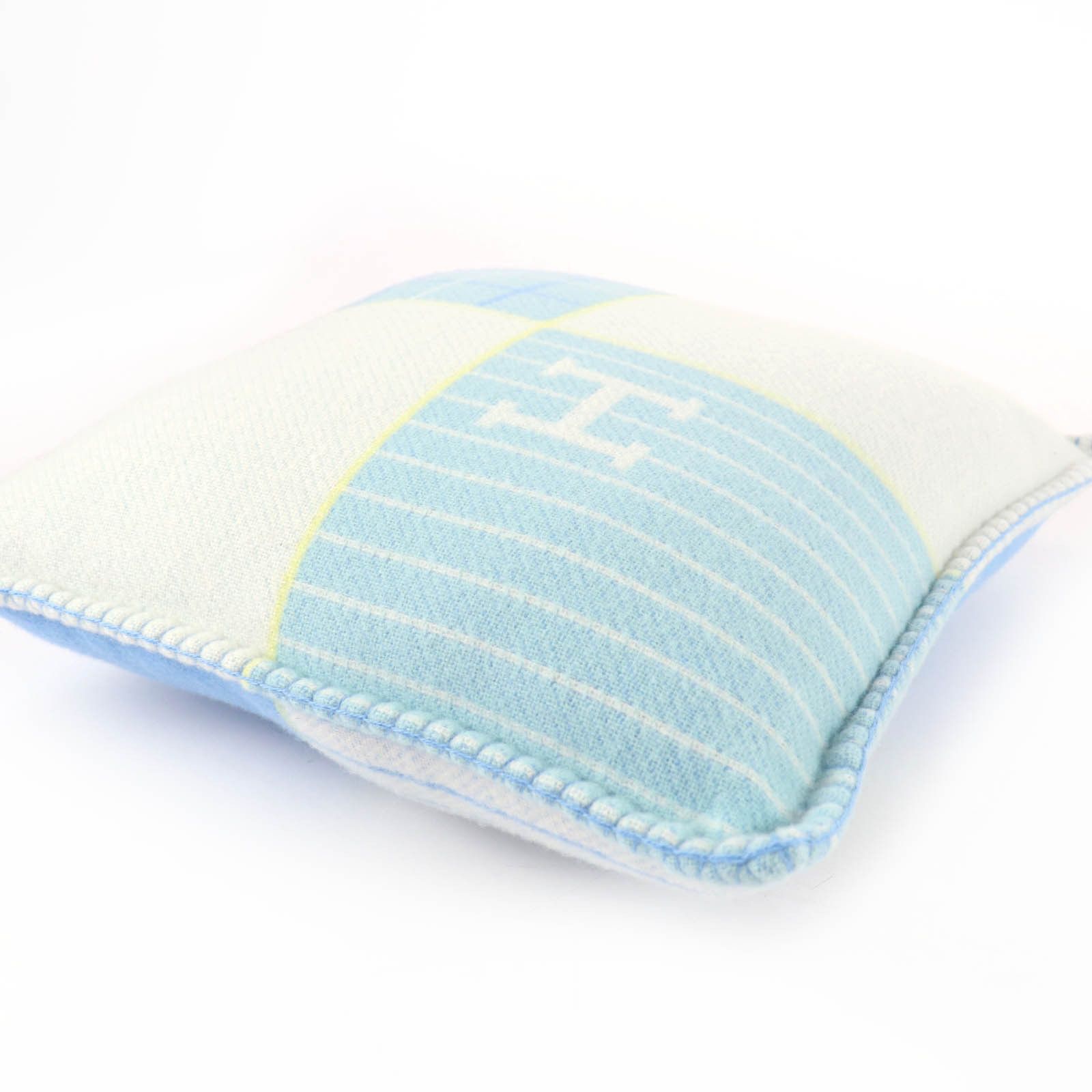 Hermes Hermes Hermes Avalon Cabriolet Wool Cashmere Cushion Textile Other DUTY FREE for USA Size ONE SIZE - 4 Thumbnail