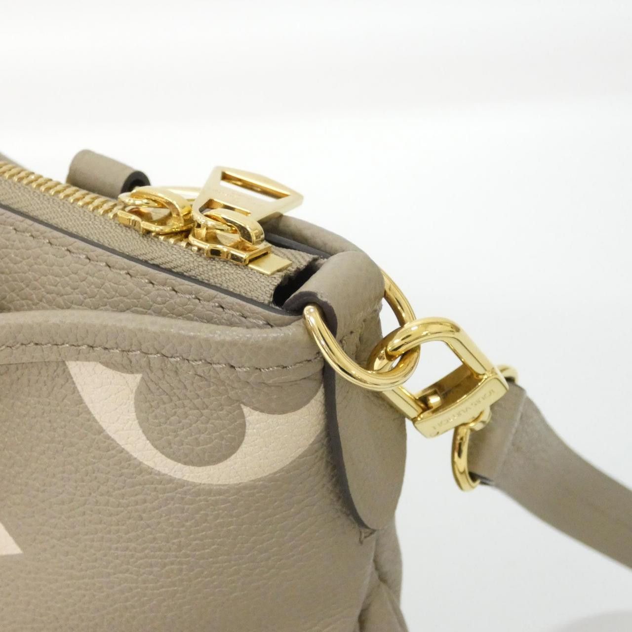 Louis Vuitton Louis Vuitton Louis Vuitton Two-Tone Monogram Empreinte Trianon Bag Leather Shoulder Bag M46585 DUTY FREE for USA Size ONE SIZE - 6 Thumbnail
