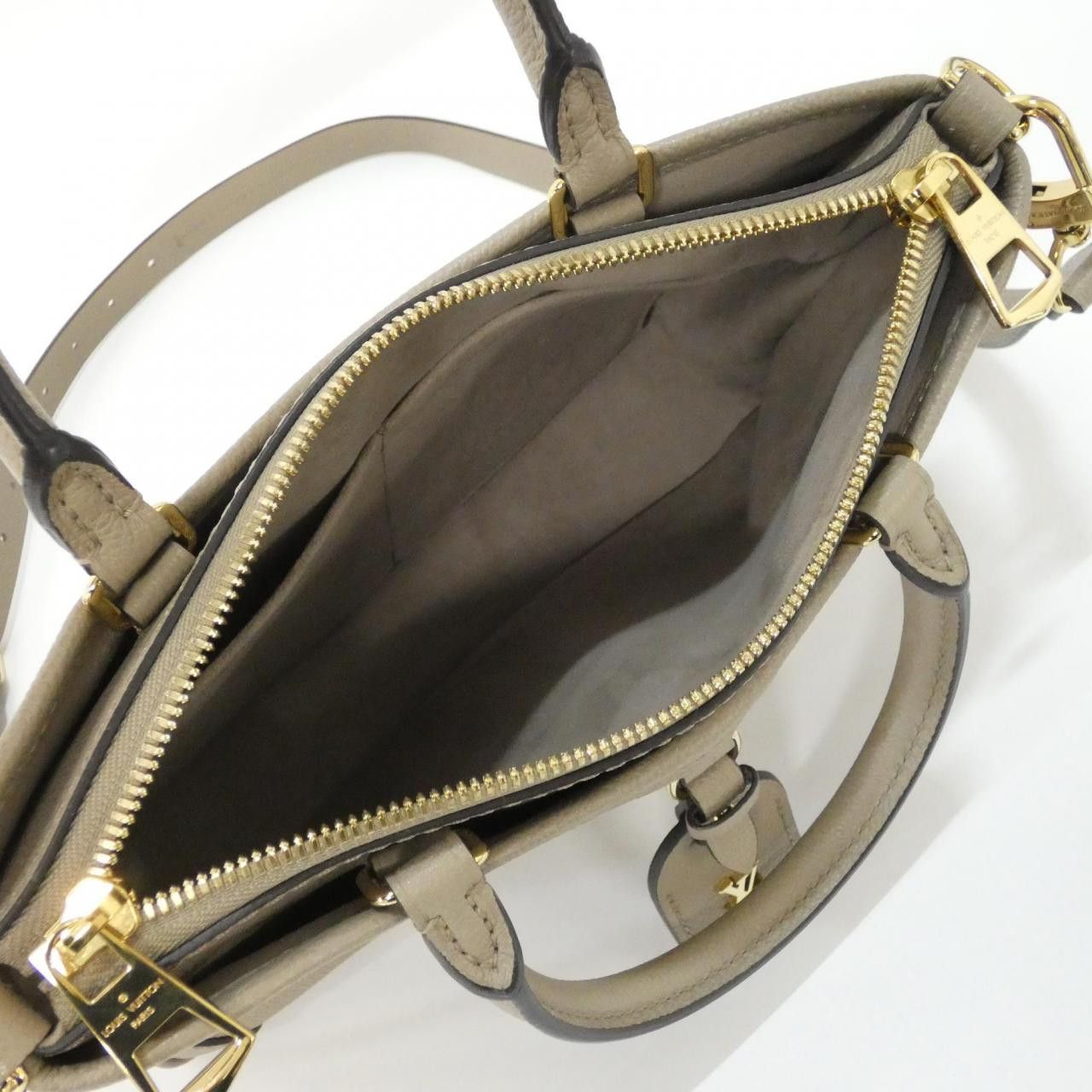 Louis Vuitton Louis Vuitton Louis Vuitton Two-Tone Monogram Empreinte Trianon Bag Leather Shoulder Bag M46585 DUTY FREE for USA Size ONE SIZE - 8 Thumbnail
