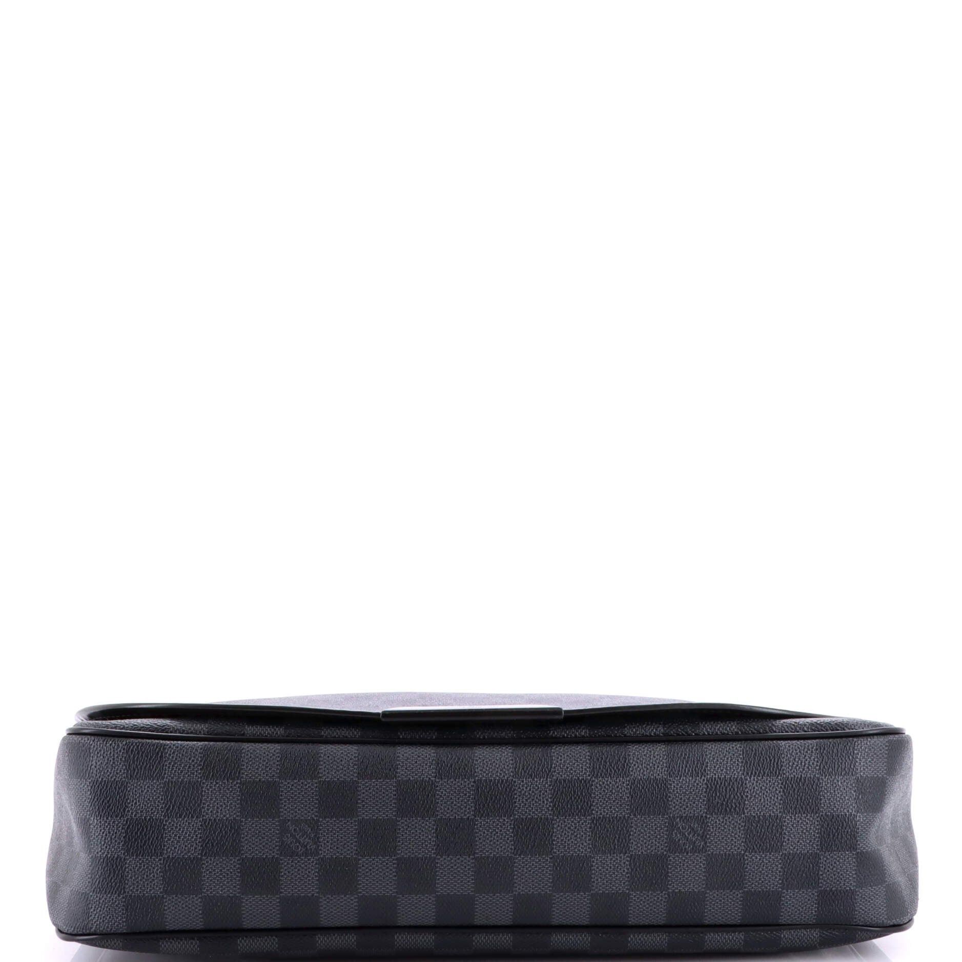 Louis Vuitton Daniel Messenger Bag Size ONE SIZE - 4 Thumbnail