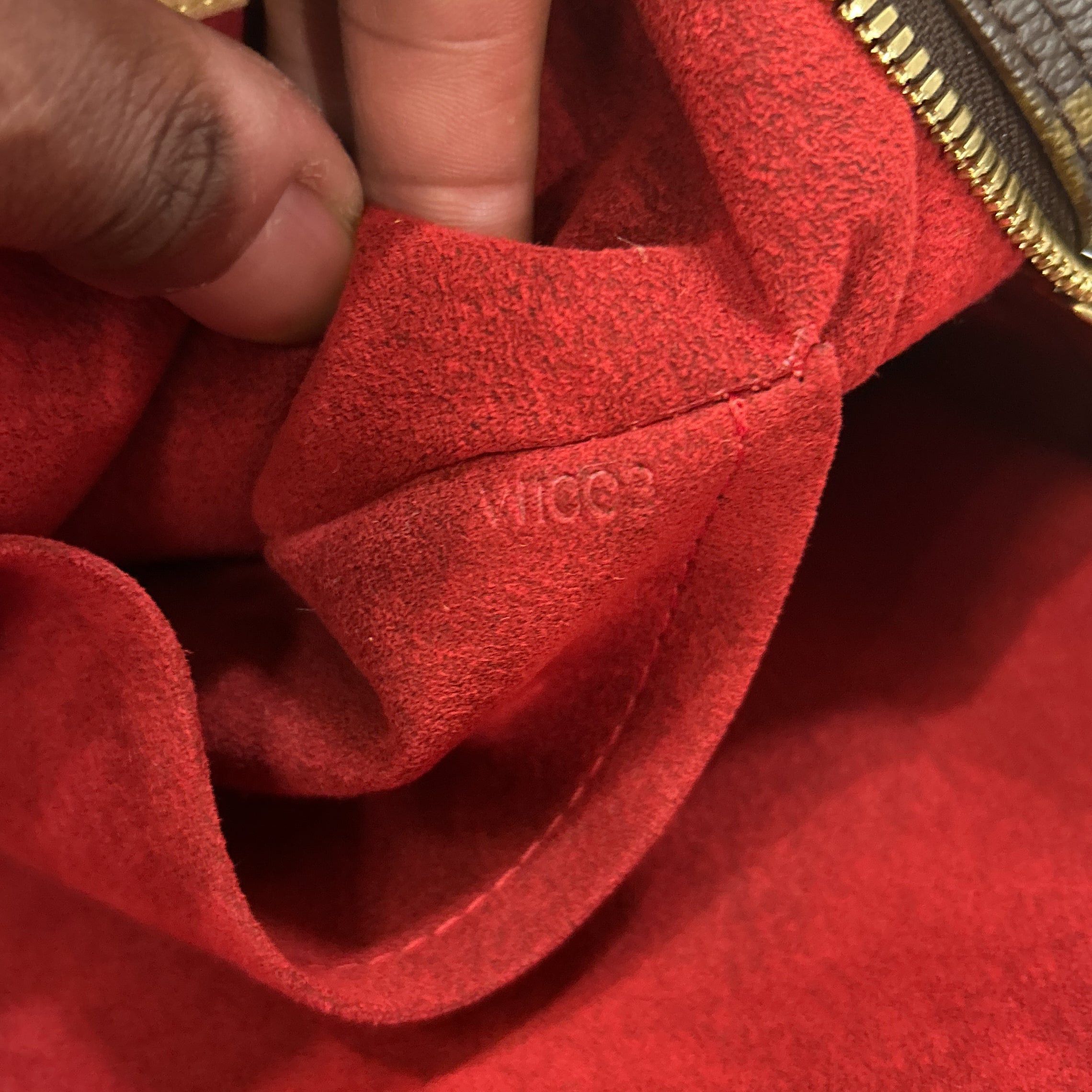 Louis Vuitton Excentri-Cite Handbag Size ONE SIZE - 9 Thumbnail