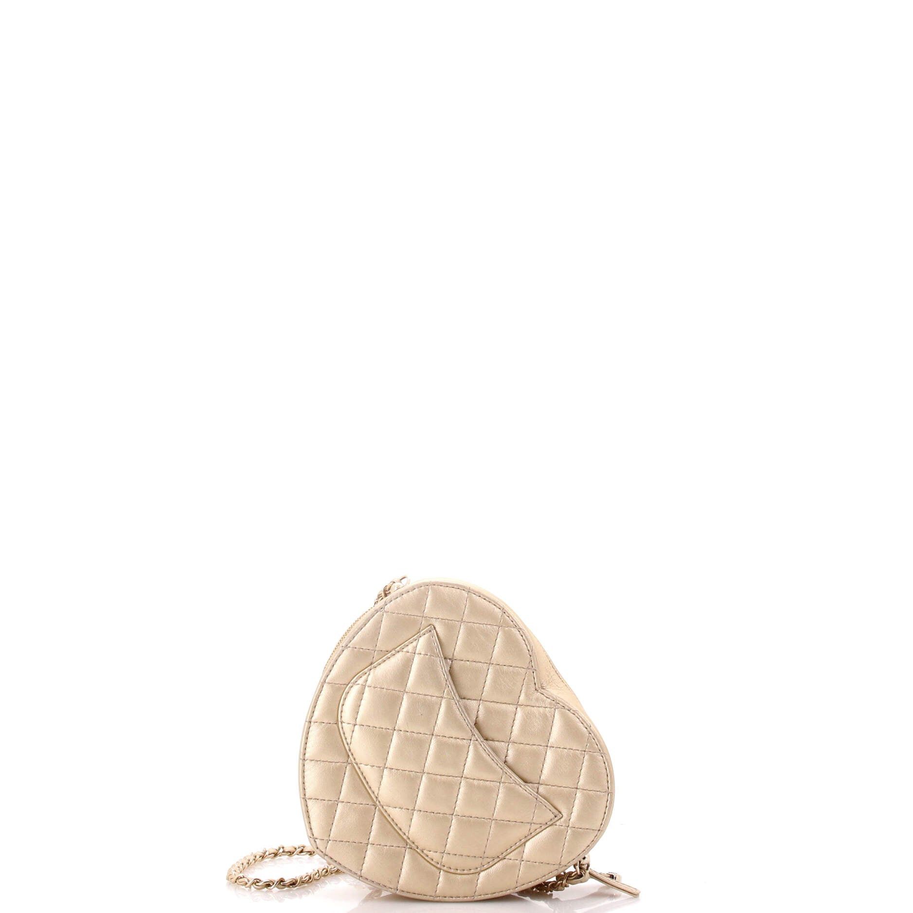 Chanel CC in Love Heart Bag Size ONE SIZE - 3 Thumbnail