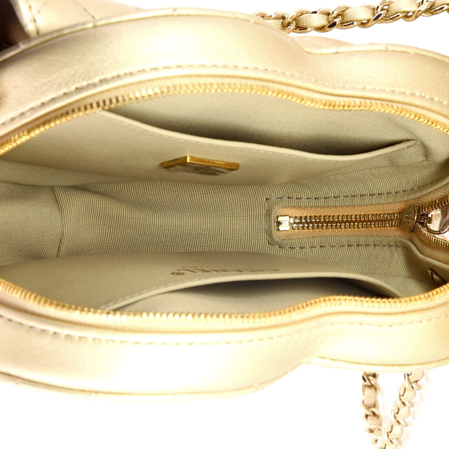 Chanel CC in Love Heart Bag Size ONE SIZE - 5 Thumbnail