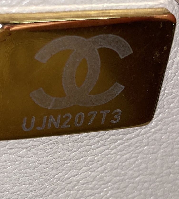 Chanel CC in Love Heart Bag Size ONE SIZE - 6 Thumbnail
