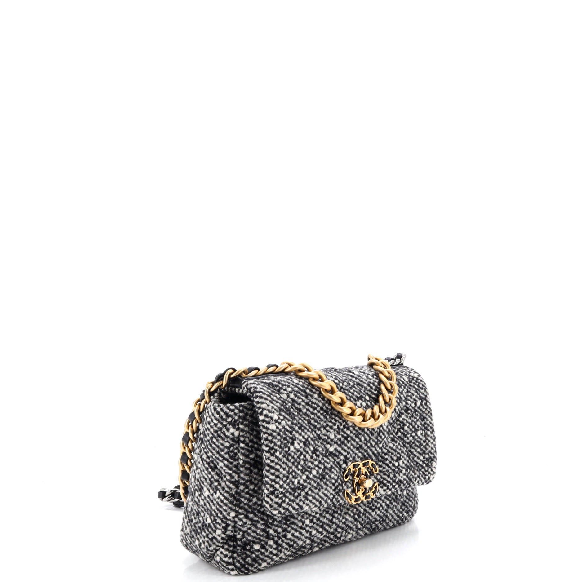 Chanel 19 Flap Bag Size ONE SIZE - 2 Thumbnail