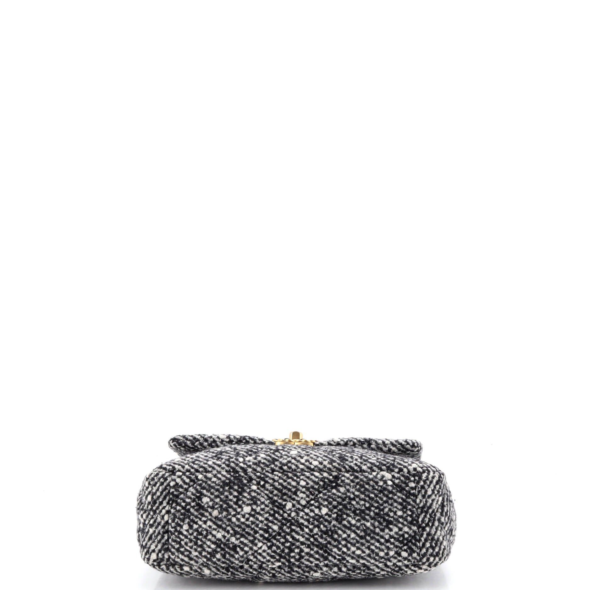 Chanel 19 Flap Bag Size ONE SIZE - 4 Thumbnail