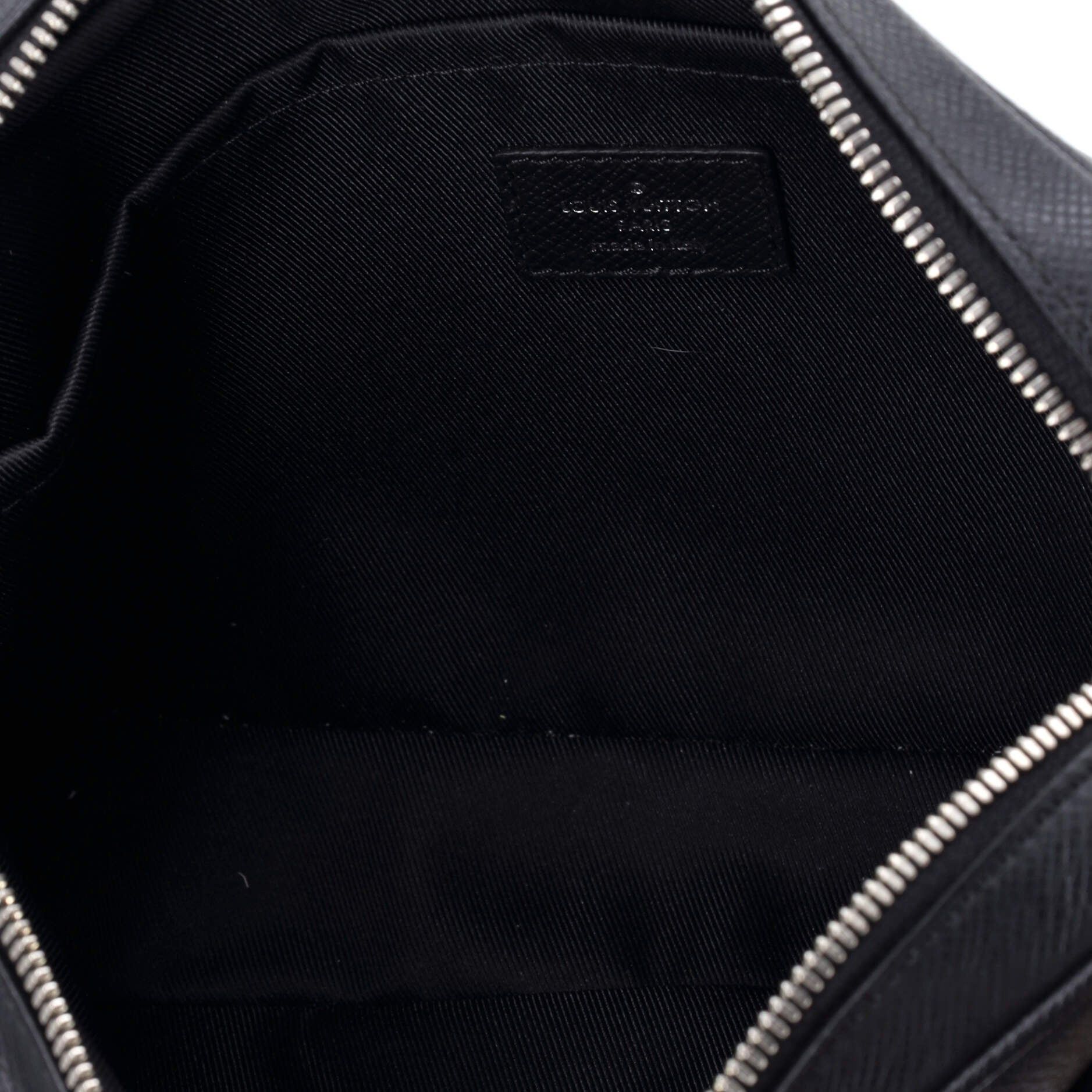 Louis Vuitton Outdoor Messenger Bag Size ONE SIZE - 5 Thumbnail