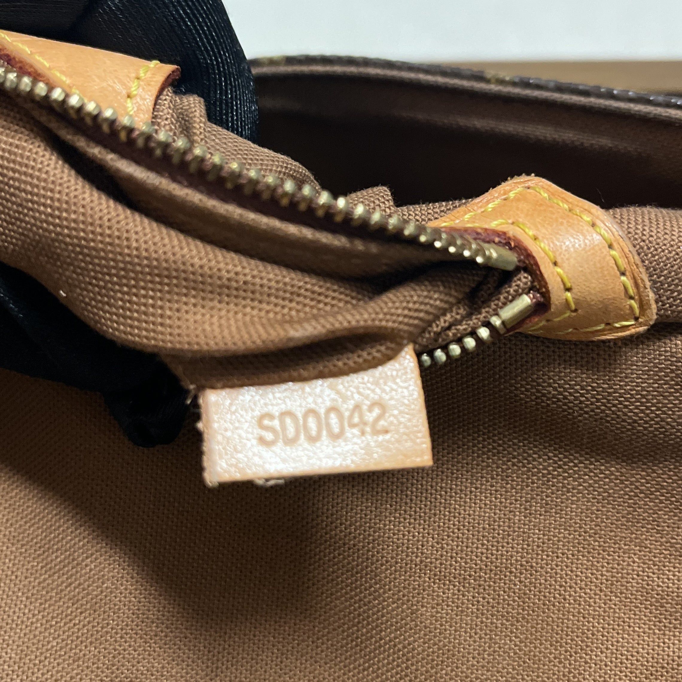 Louis Vuitton Looping Handbag Size ONE SIZE - 9 Thumbnail