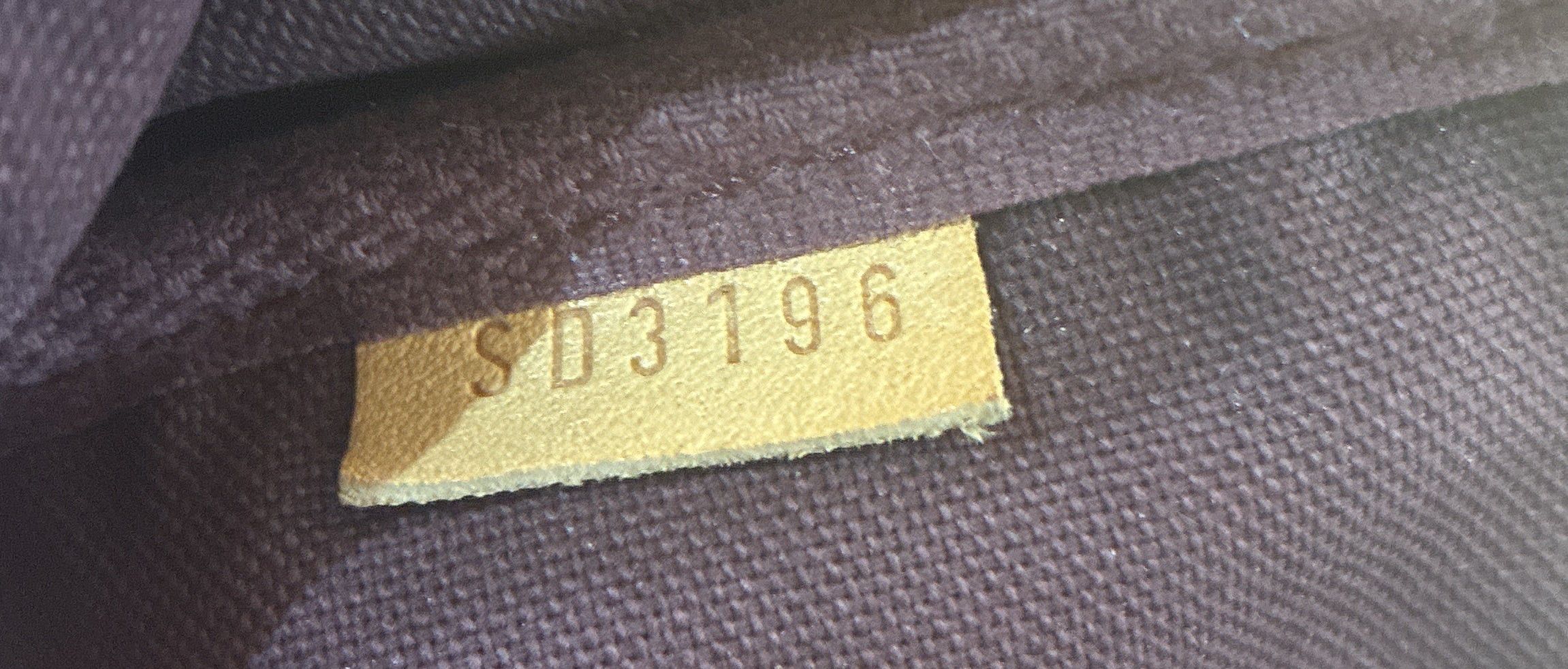 Louis Vuitton Favorite Handbag Size ONE SIZE - 9 Thumbnail