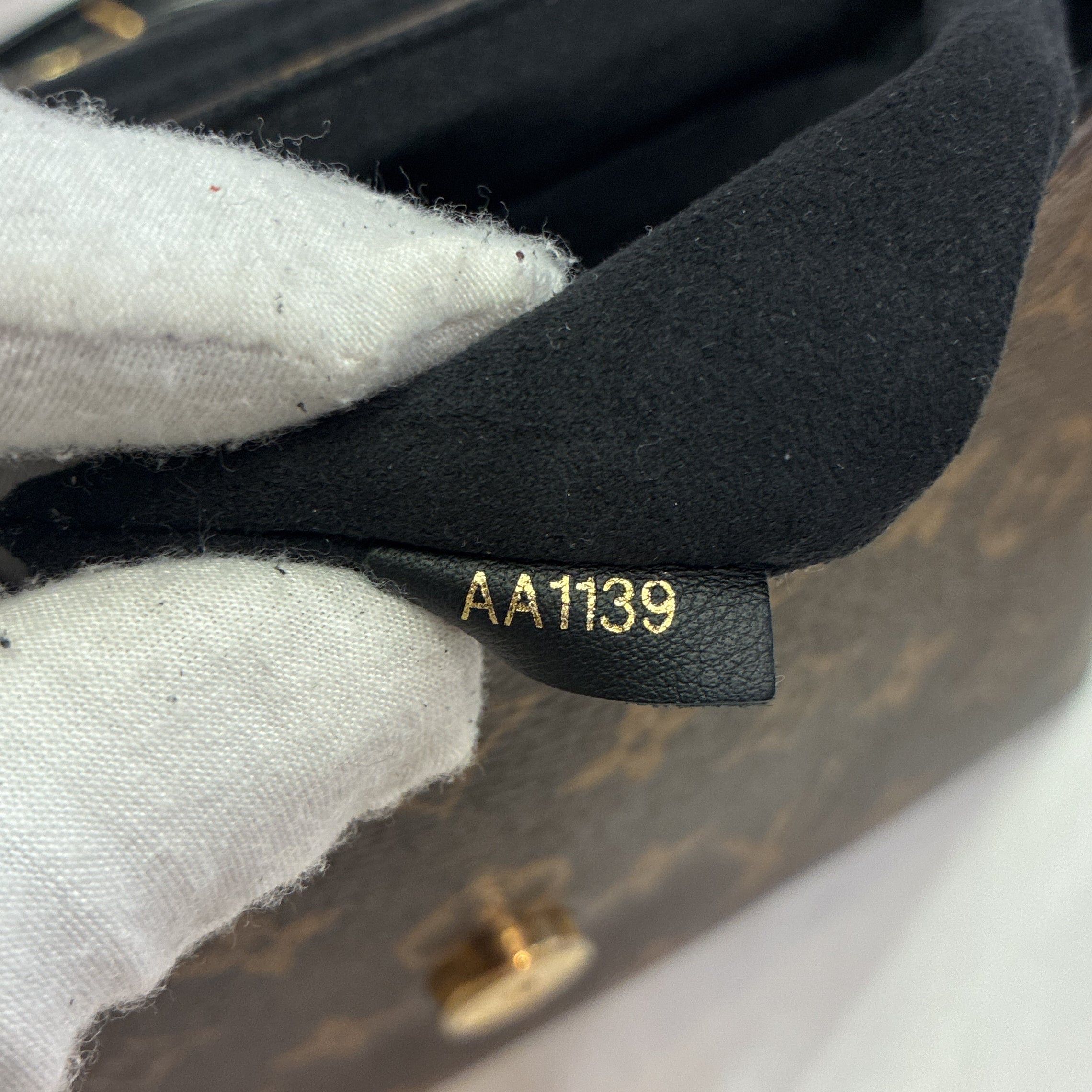 Louis Vuitton Locky Handbag Size ONE SIZE - 9 Thumbnail