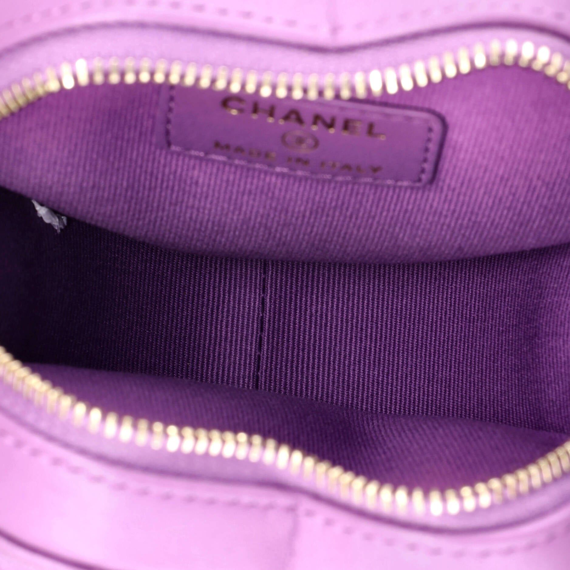 Chanel CC in Love Heart Belt Bag Size ONE SIZE - 5 Thumbnail