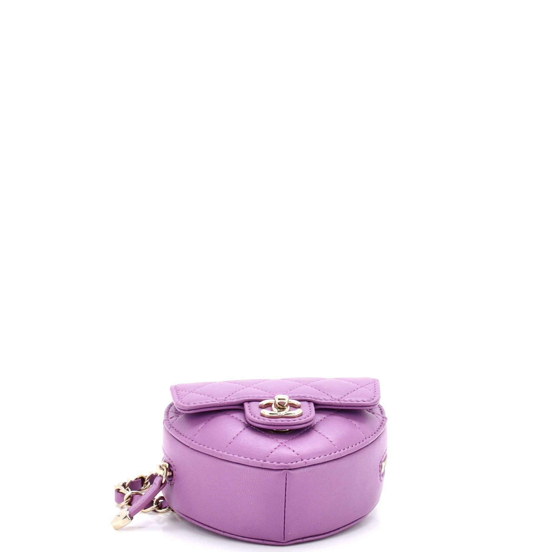 Chanel CC in Love Heart Belt Bag Size ONE SIZE - 4 Thumbnail