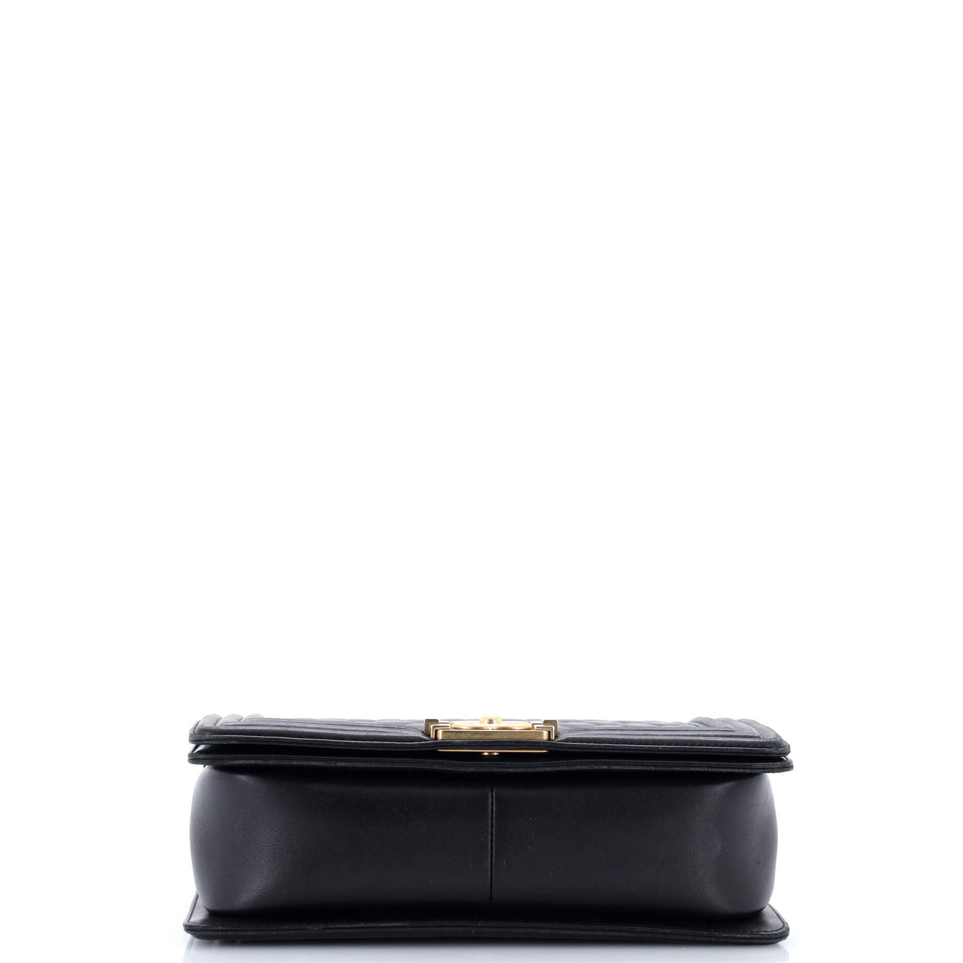 Chanel Boy Flap Bag Size ONE SIZE - 4 Thumbnail