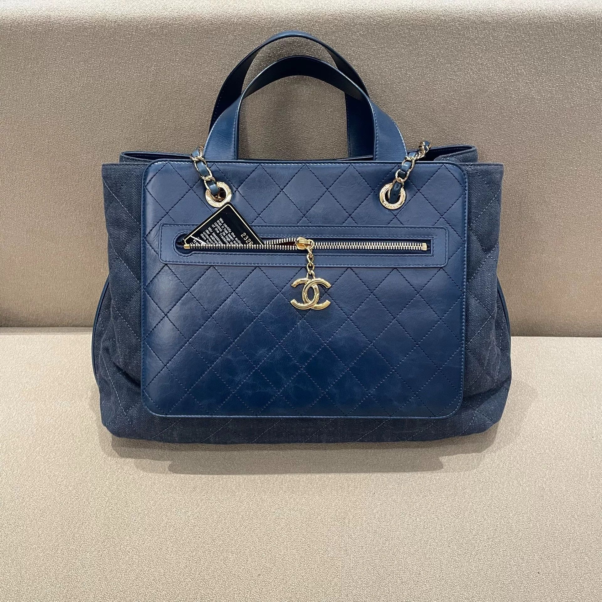 Chanel Pre-loved Bag Very good condition Size ONE SIZE - 2 Thumbnail