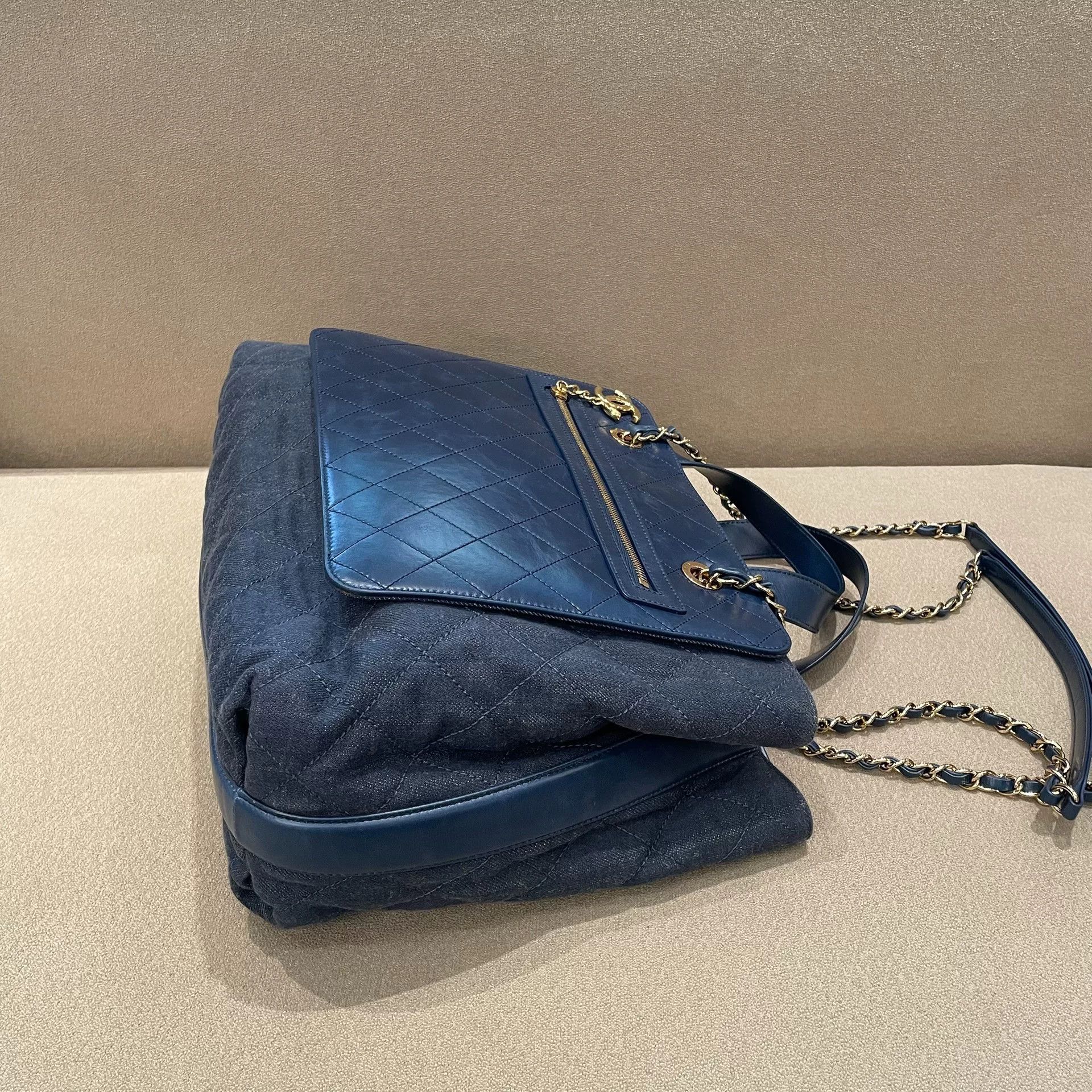 Chanel Pre-loved Bag Very good condition Size ONE SIZE - 4 Thumbnail