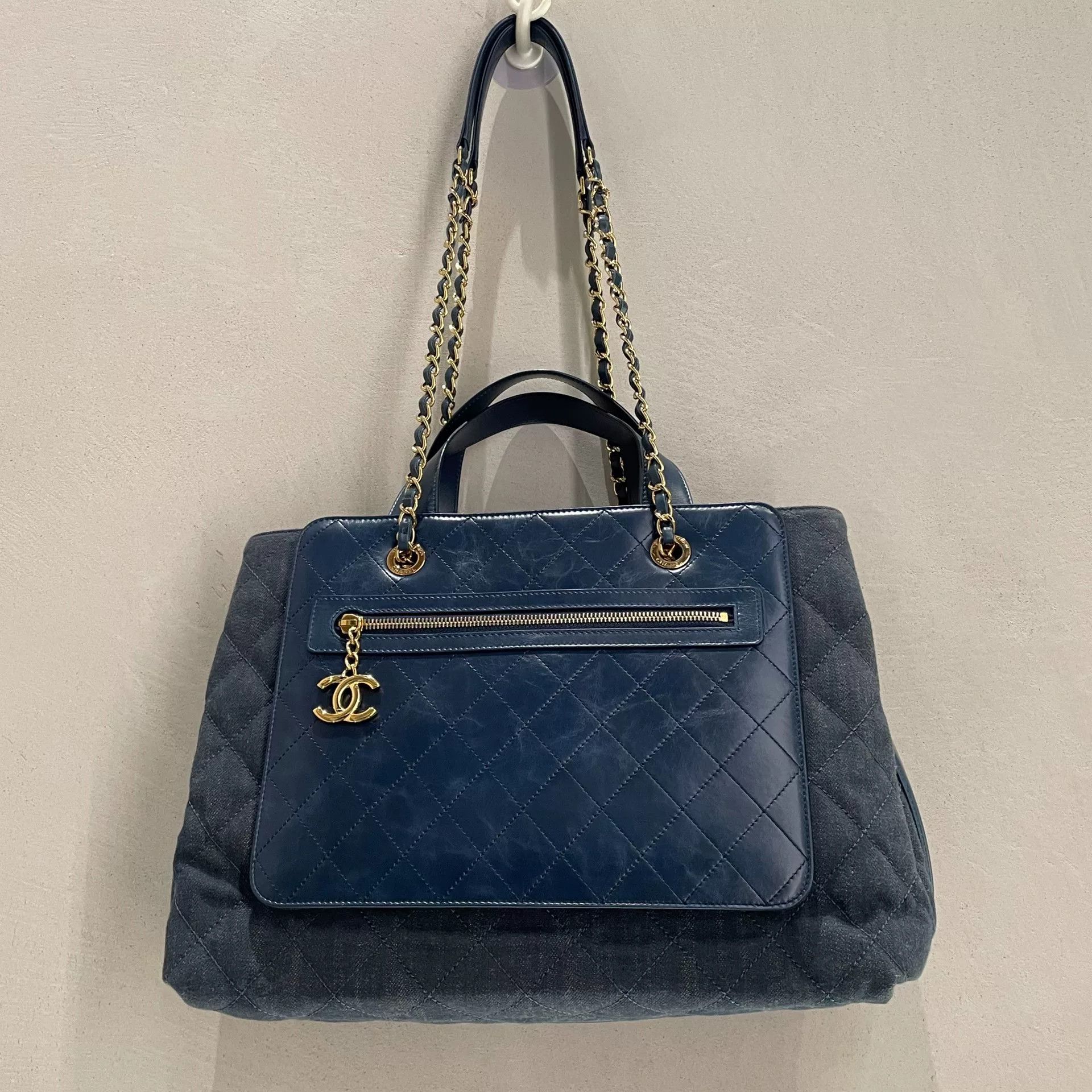 Chanel Pre-loved Bag Very good condition Size ONE SIZE - 9 Thumbnail