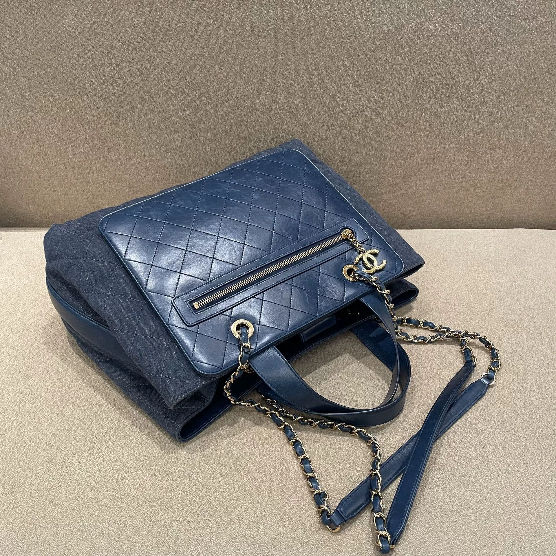 Chanel Pre-loved Bag Very good condition Size ONE SIZE - 7 Thumbnail