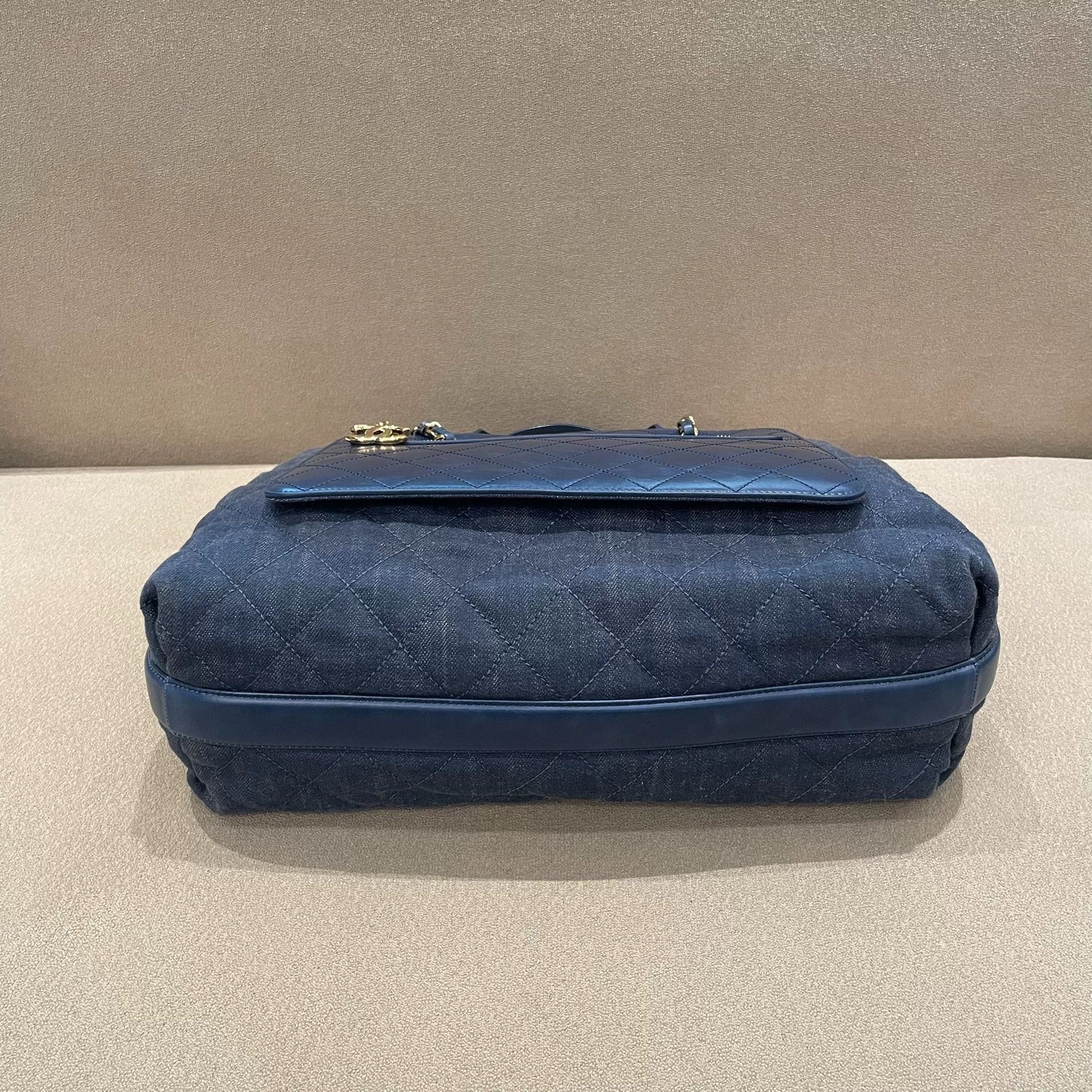 Chanel Pre-loved Bag Very good condition Size ONE SIZE - 6 Thumbnail