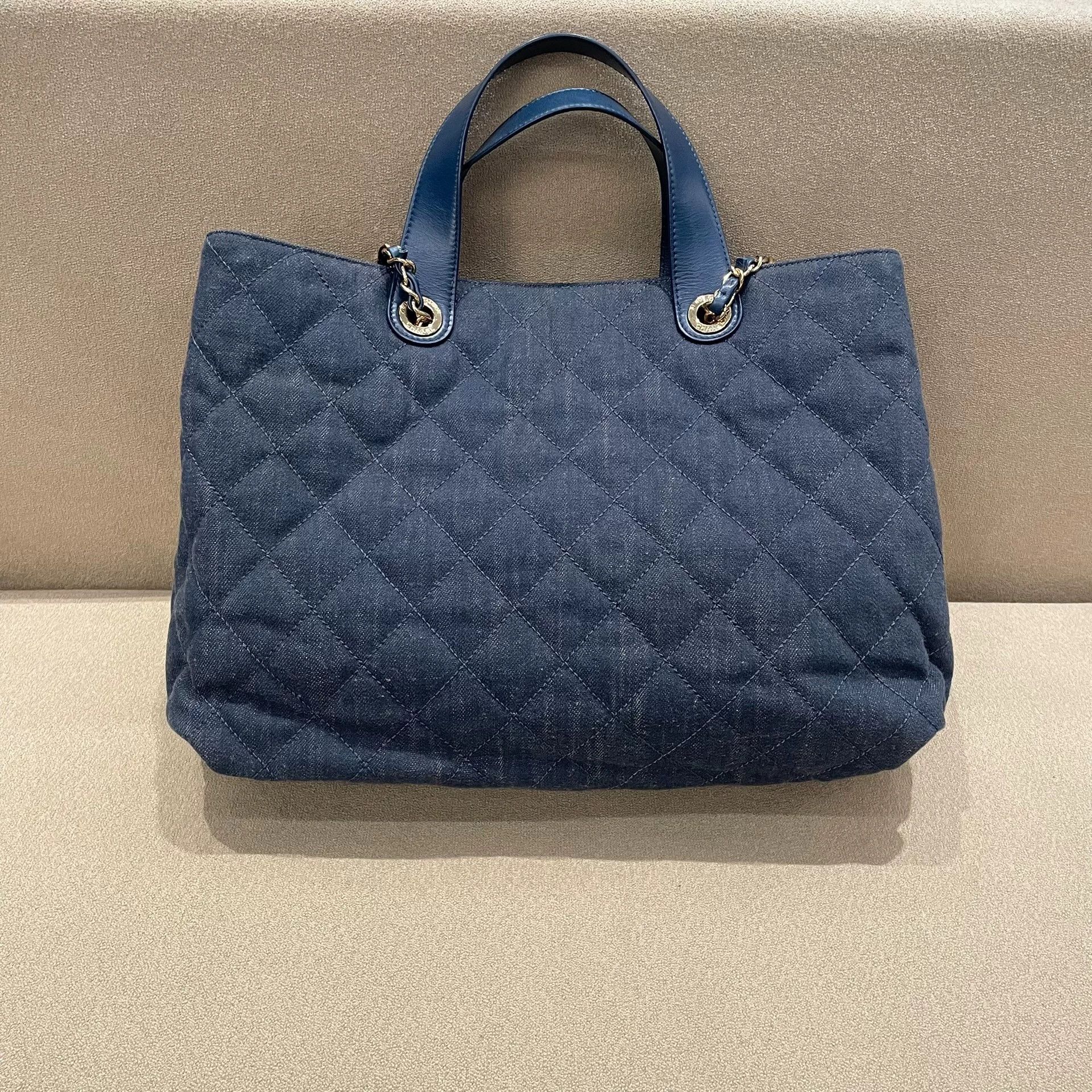 Chanel Pre-loved Bag Very good condition Size ONE SIZE - 3 Thumbnail