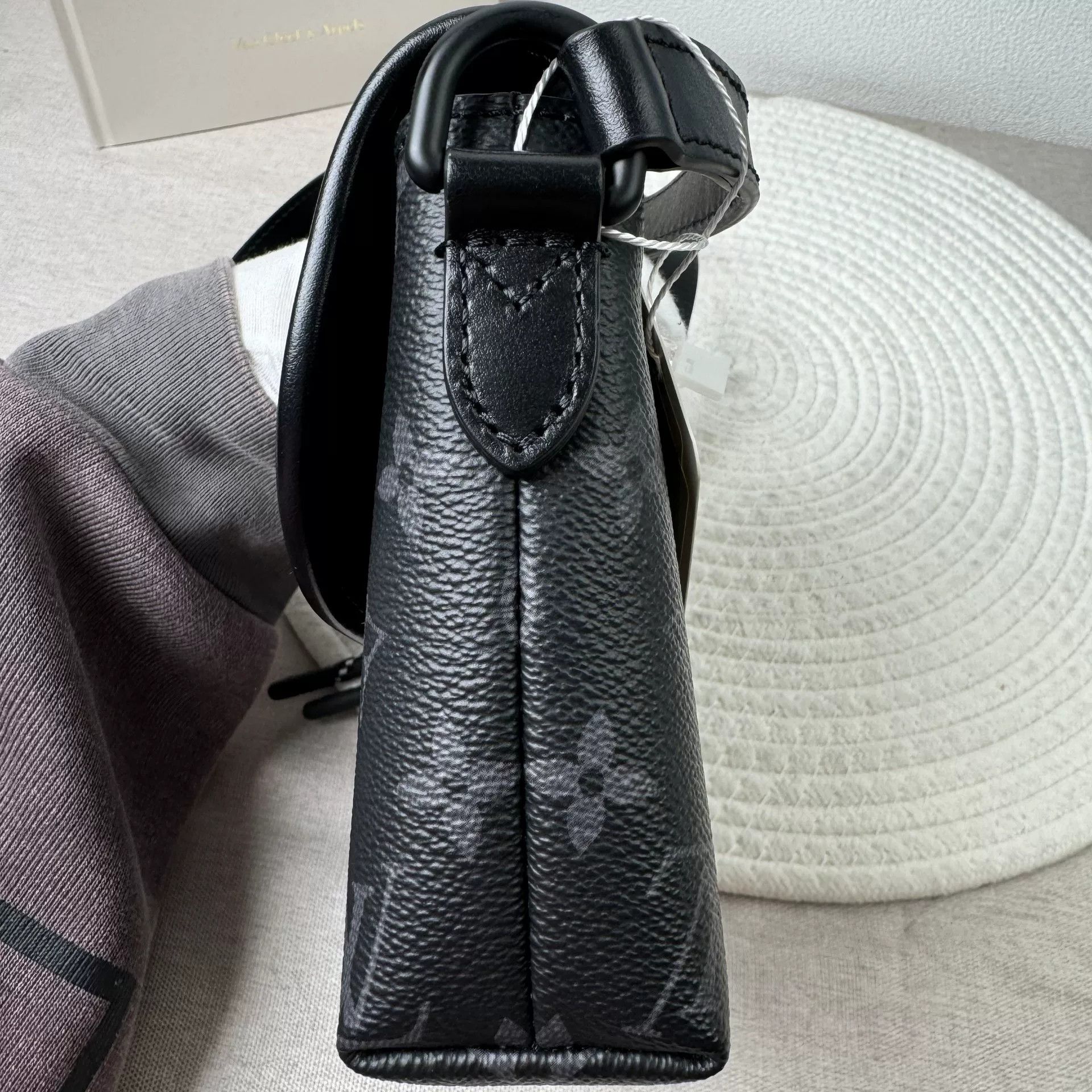 Louis Vuitton Pre-loved Bag Very good condition Size ONE SIZE - 3 Thumbnail