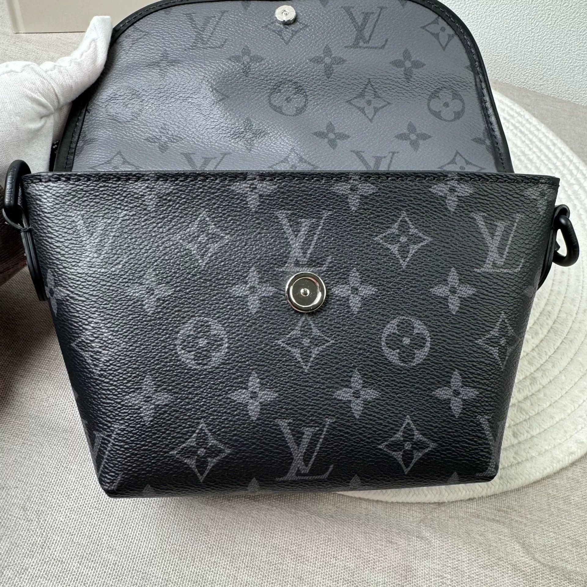 Louis Vuitton Pre-loved Bag Very good condition Size ONE SIZE - 2 Thumbnail