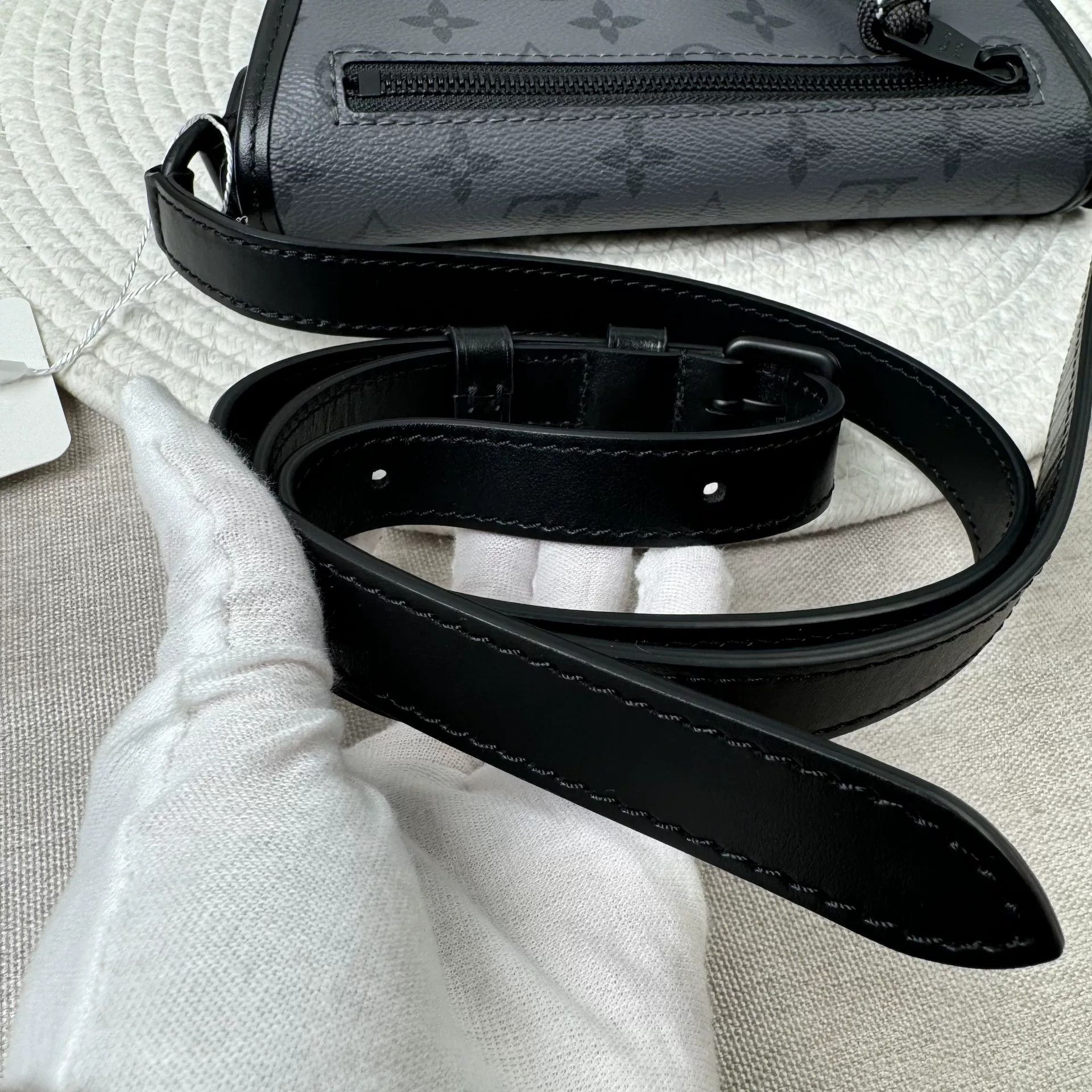 Louis Vuitton Pre-loved Bag Very good condition Size ONE SIZE - 8 Thumbnail