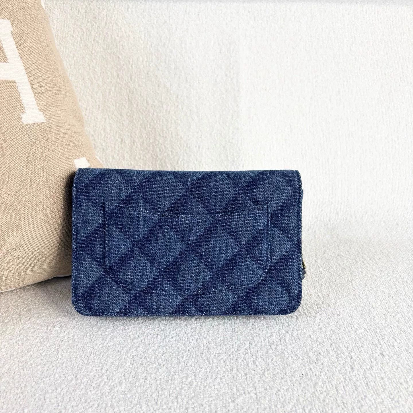 Chanel Pre-loved Bag Very good condition Size ONE SIZE - 2 Thumbnail