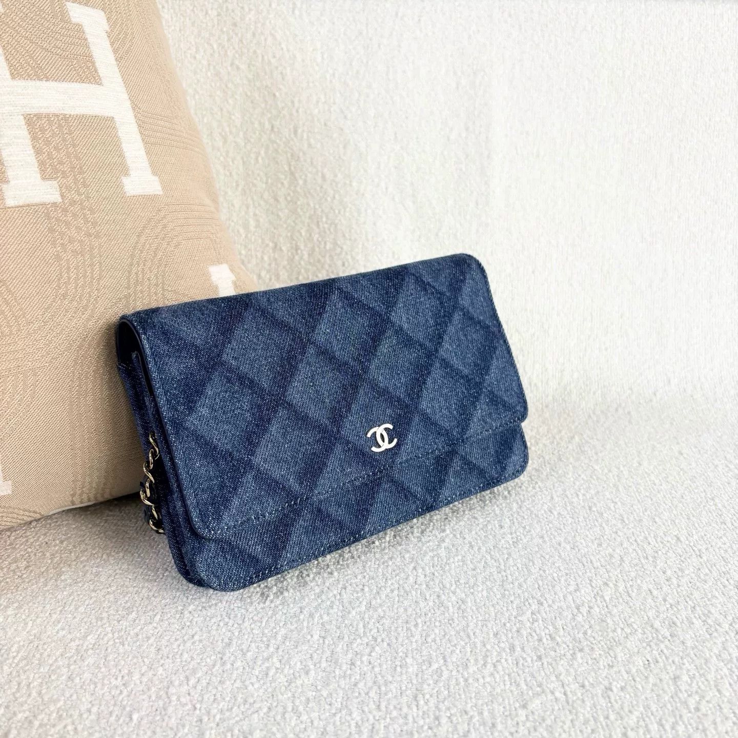 Chanel Pre-loved Bag Very good condition Size ONE SIZE - 4 Thumbnail