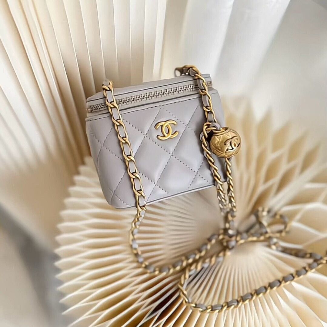 Chanel Pre-loved Bag Very good condition Size ONE SIZE - 3 Thumbnail