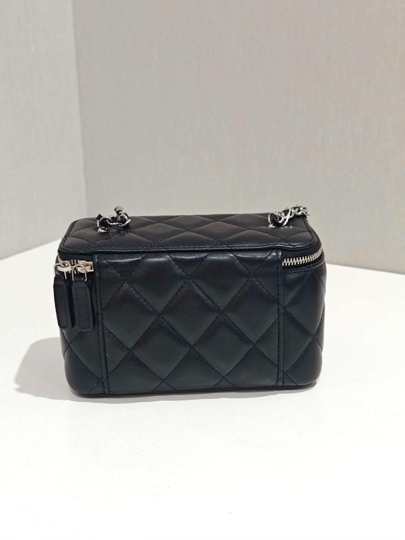 Chanel Pre-loved Bag Very good condition Size ONE SIZE - 2 Thumbnail