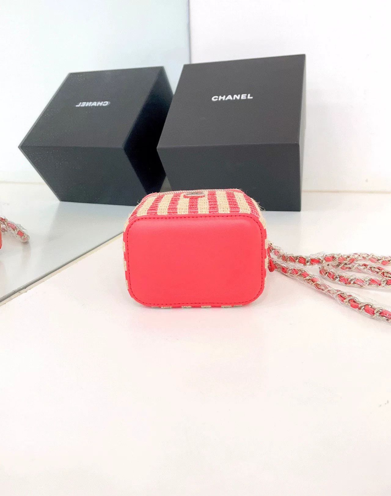 Chanel Pre-loved Bag Very good condition Size ONE SIZE - 4 Thumbnail