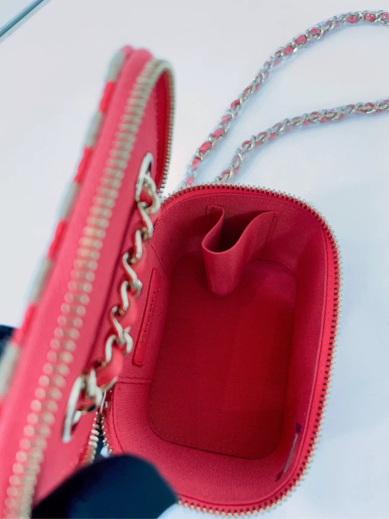 Chanel Pre-loved Bag Very good condition Size ONE SIZE - 9 Thumbnail