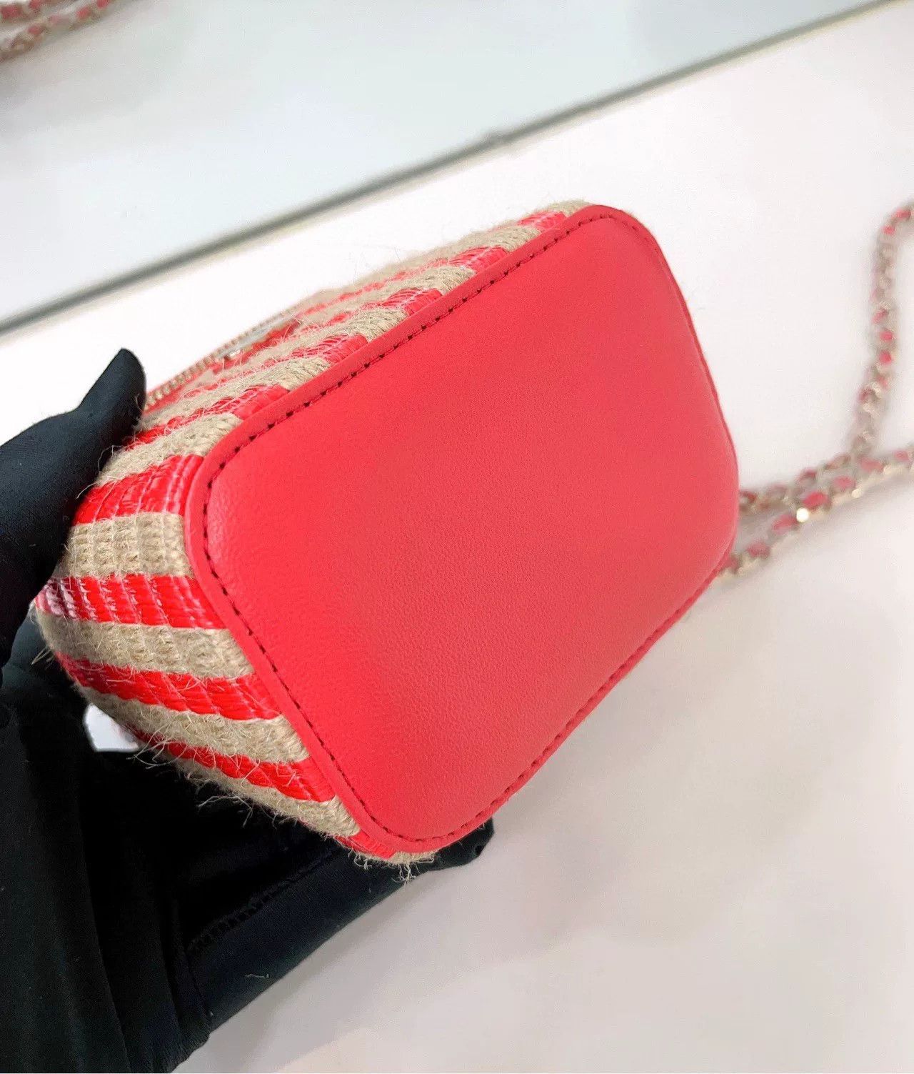 Chanel Pre-loved Bag Very good condition Size ONE SIZE - 5 Thumbnail