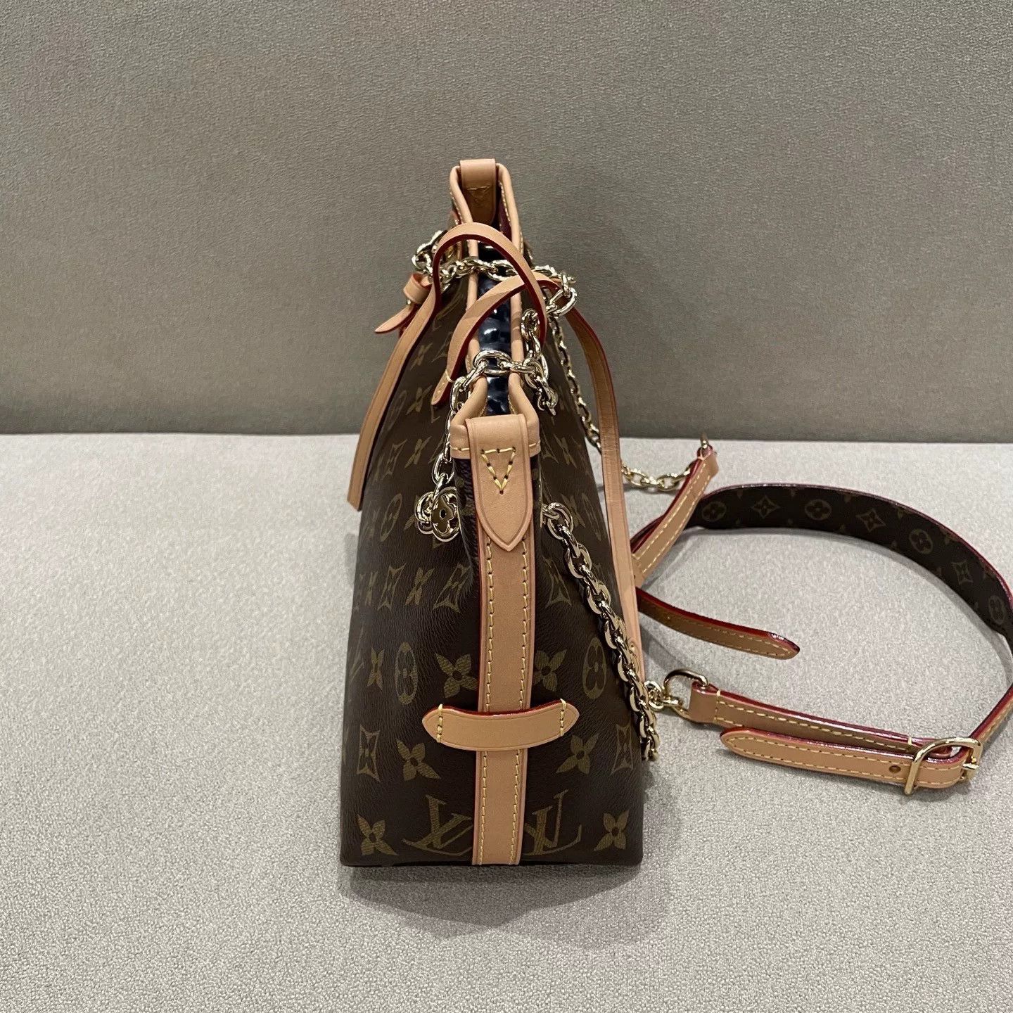 Louis Vuitton Pre-loved Bag Very good condition Size ONE SIZE - 4 Thumbnail