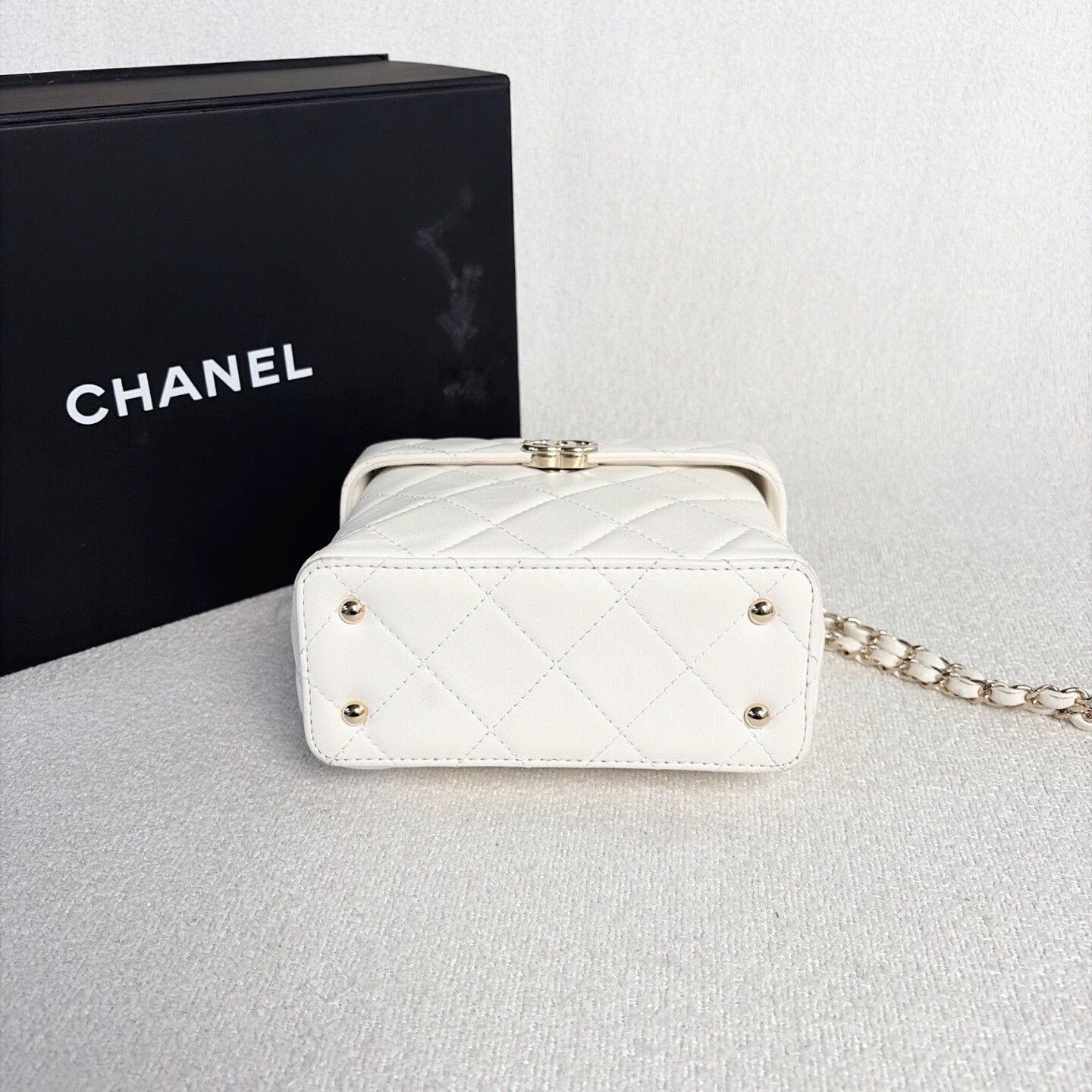 Chanel Pre-loved Bag Very good condition Size ONE SIZE - 5 Thumbnail