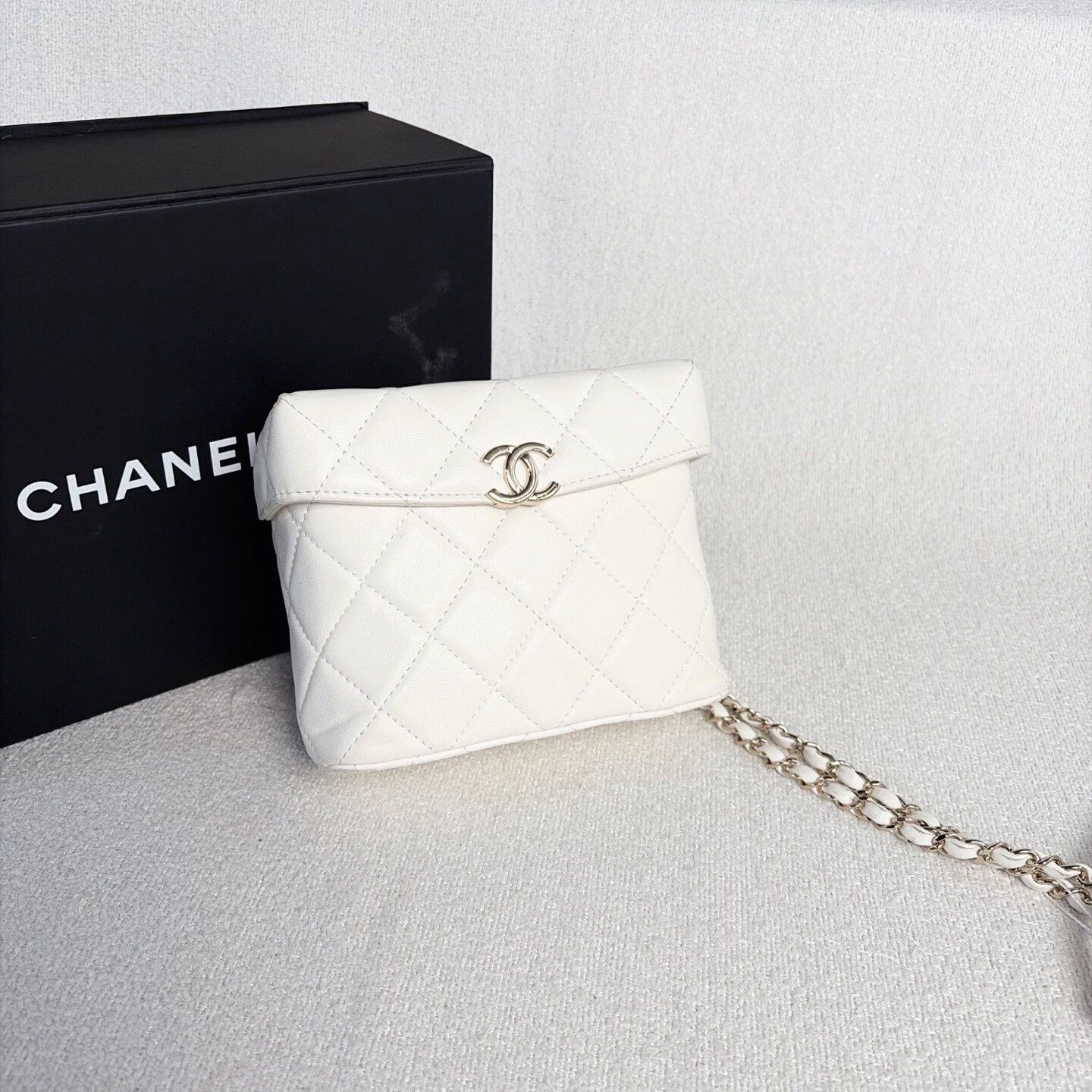 Chanel Pre-loved Bag Very good condition Size ONE SIZE - 6 Thumbnail