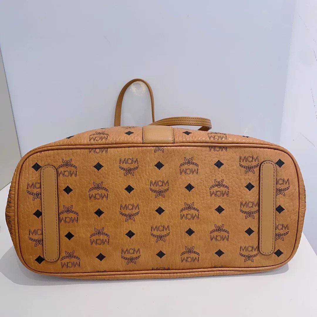 MCM Pre-loved Bag Very good condition Size ONE SIZE - 4 Thumbnail