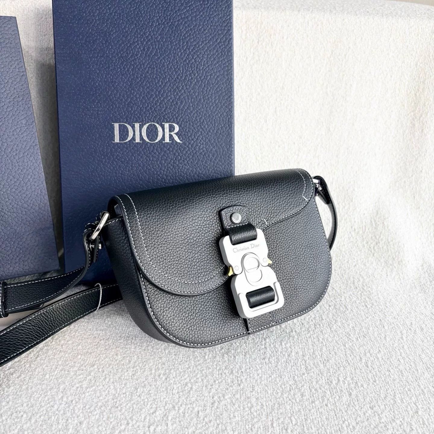 Dior Pre-loved Bag Very good condition Size ONE SIZE - 4 Thumbnail