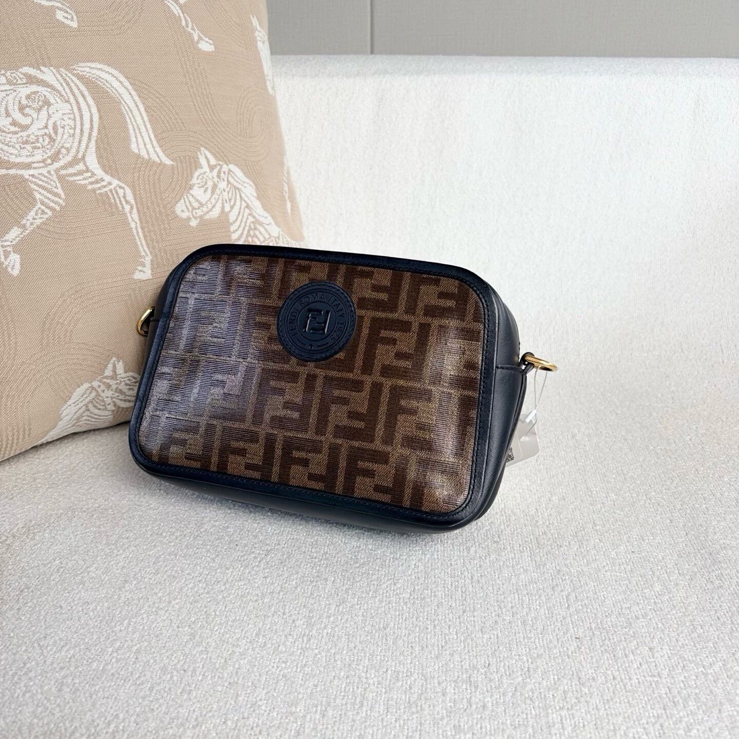 Fendi Pre-loved Bag Very good condition Size ONE SIZE - 4 Thumbnail