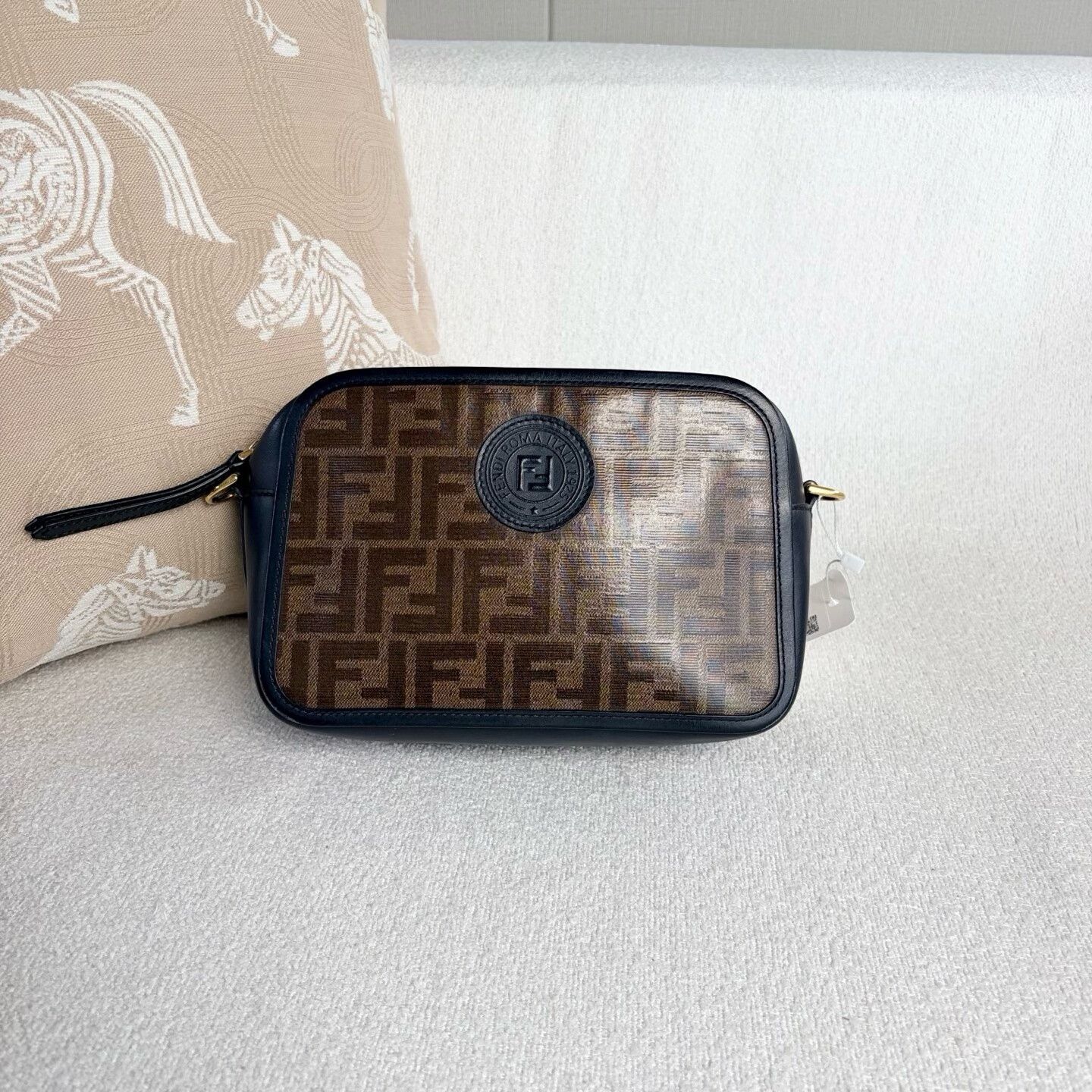 Fendi Pre-loved Bag Very good condition Size ONE SIZE - 2 Thumbnail