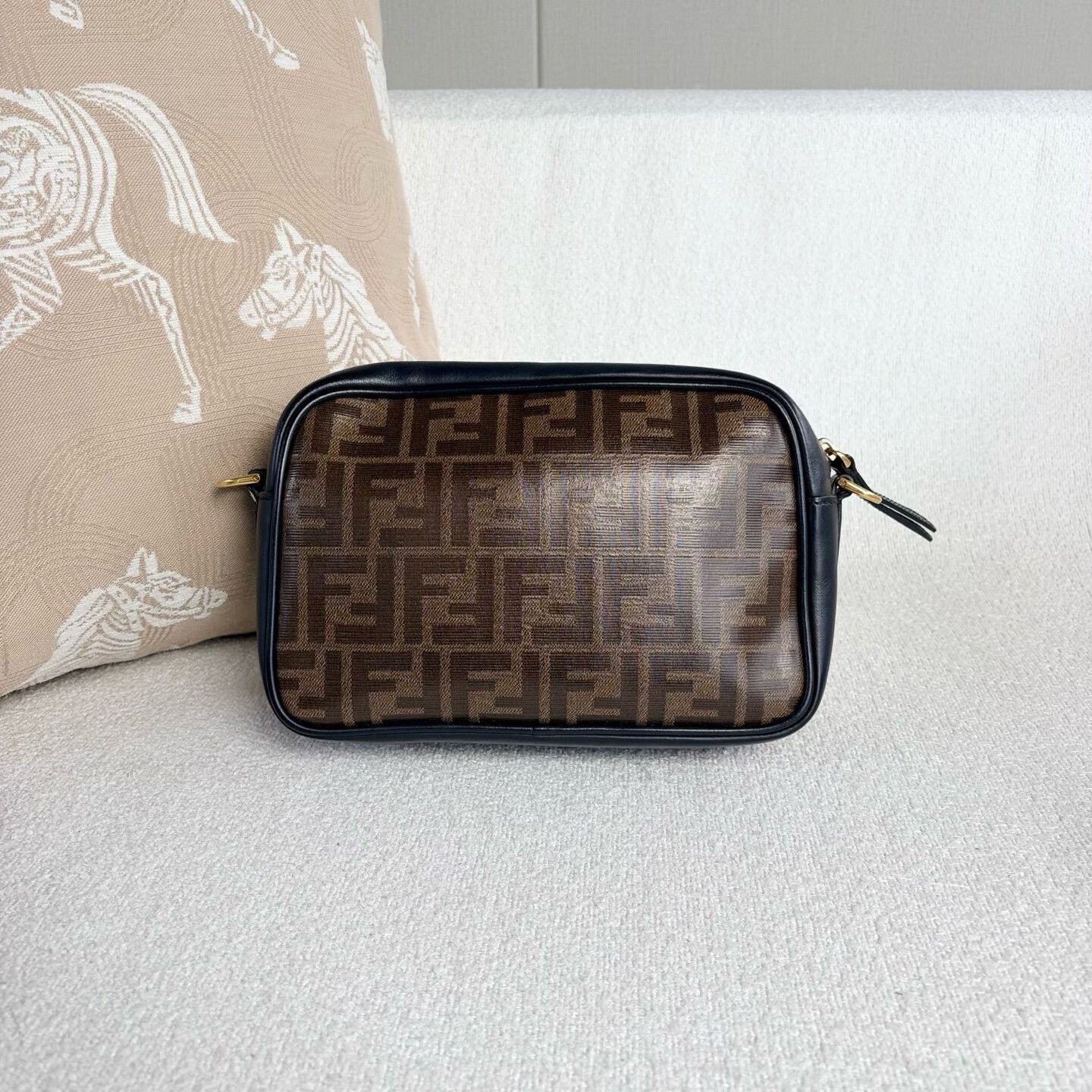 Fendi Pre-loved Bag Very good condition Size ONE SIZE - 3 Thumbnail